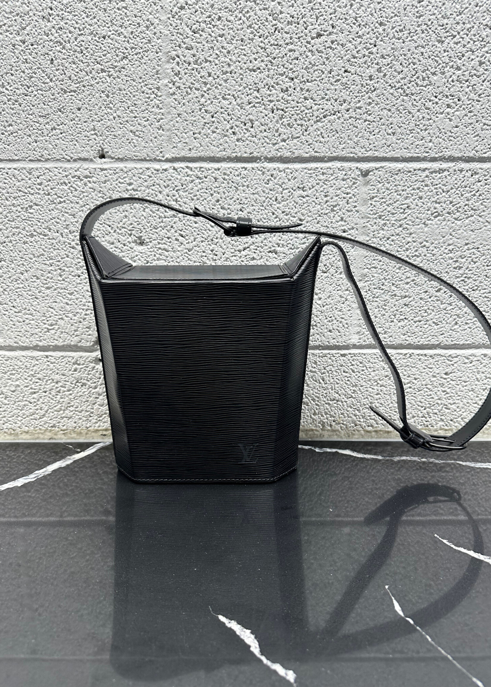 Louis Vuitton Black Epi Leather Sac Seau Bag