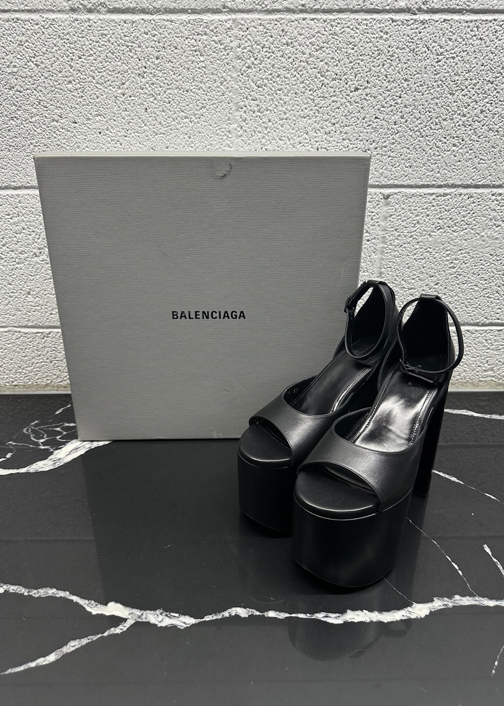 Balenciaga NIB Camden Platform Sandal 37/7