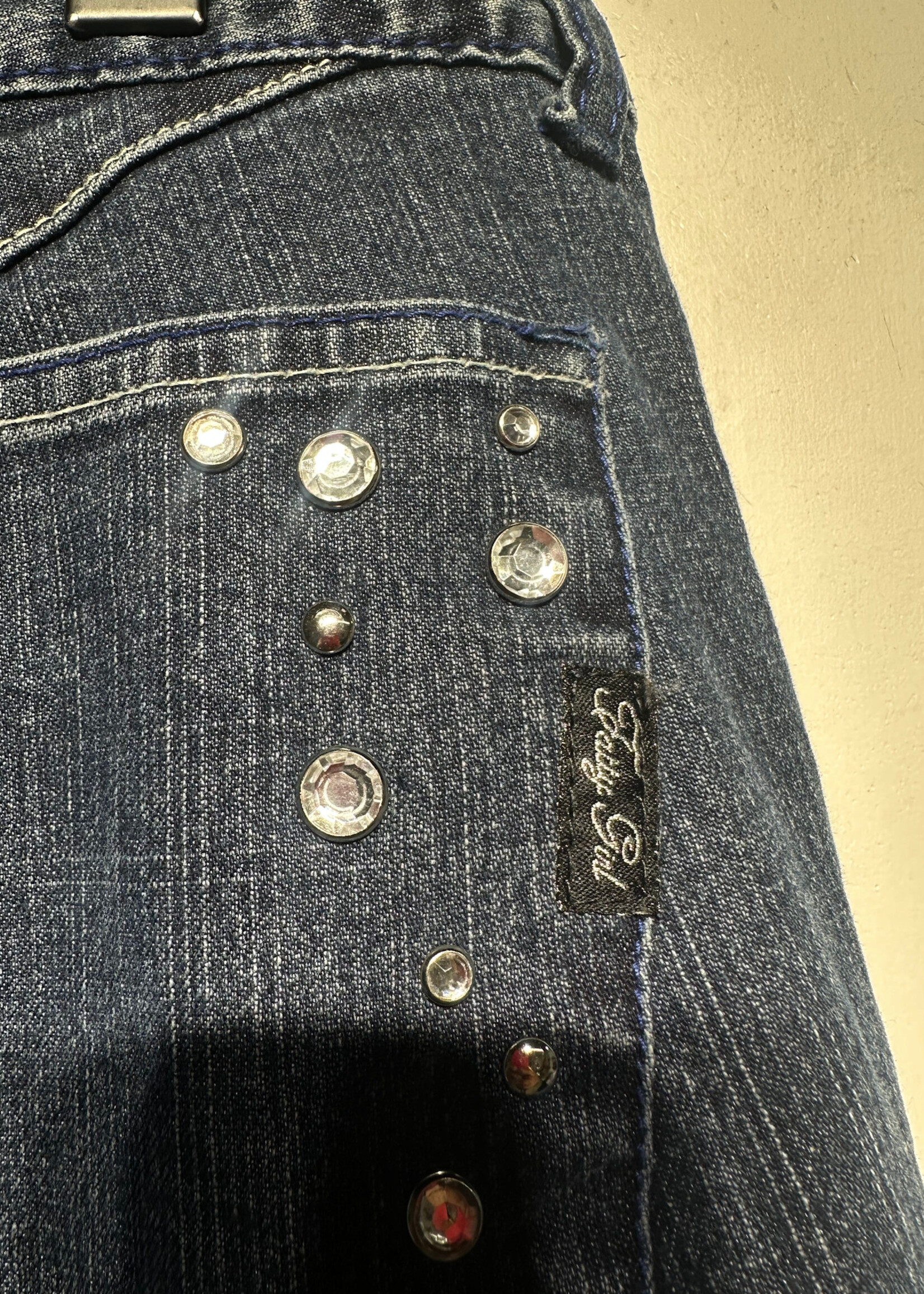 FUBU Dark Wash Rhinestone Flare Jeans Fem 30