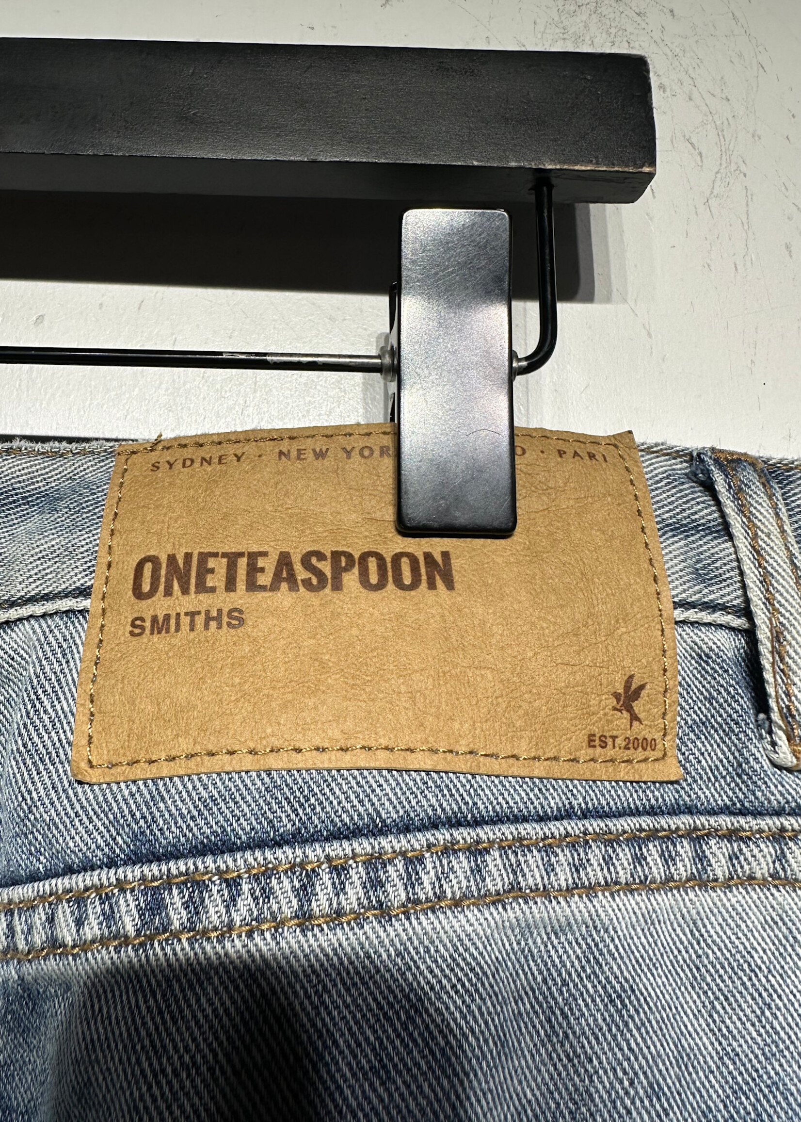 NWT One Teaspoon Baggy Fit Lightwash 31