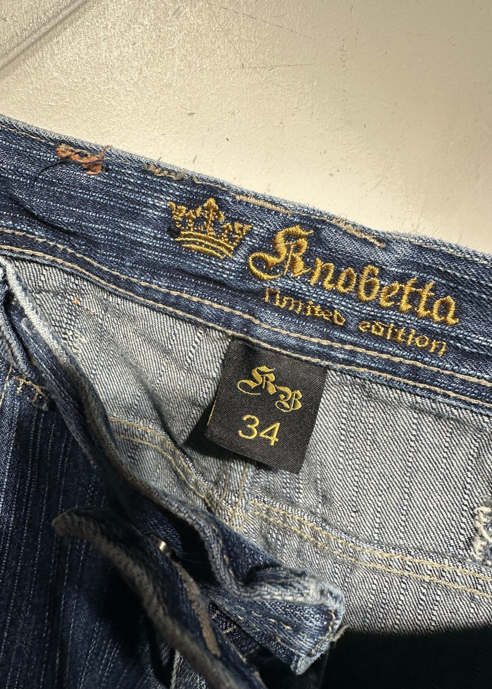 Knobetta Y2K Distressed Jeans Masc 34