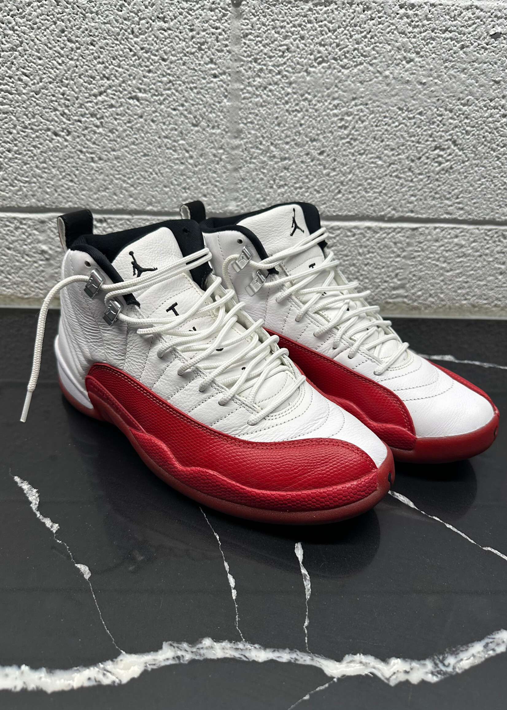 Jordan 12 Retro 2023 Red White Sneakers Masc 9.5