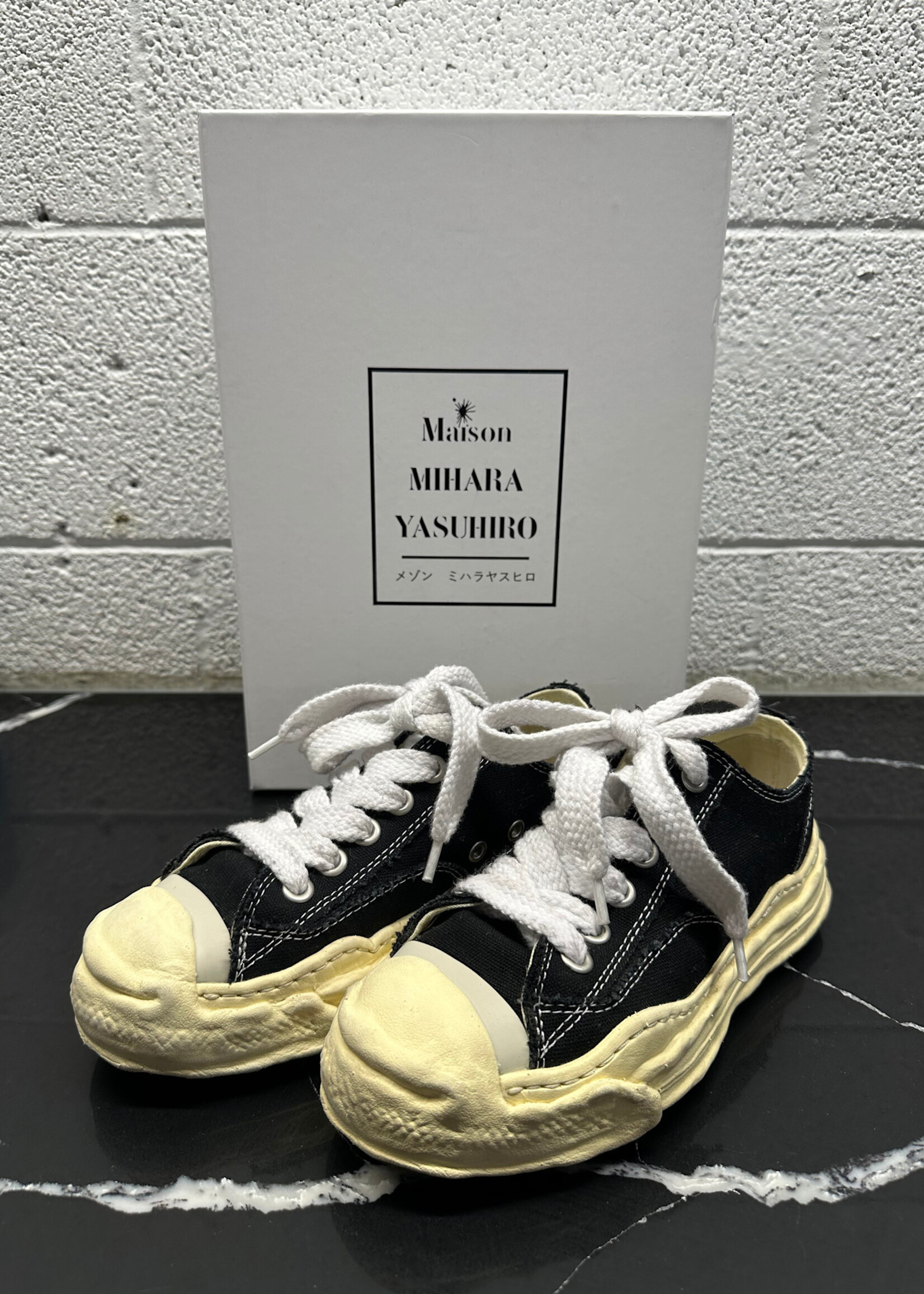 Maison Mihara Low Top Sneakers Fem 6.5
