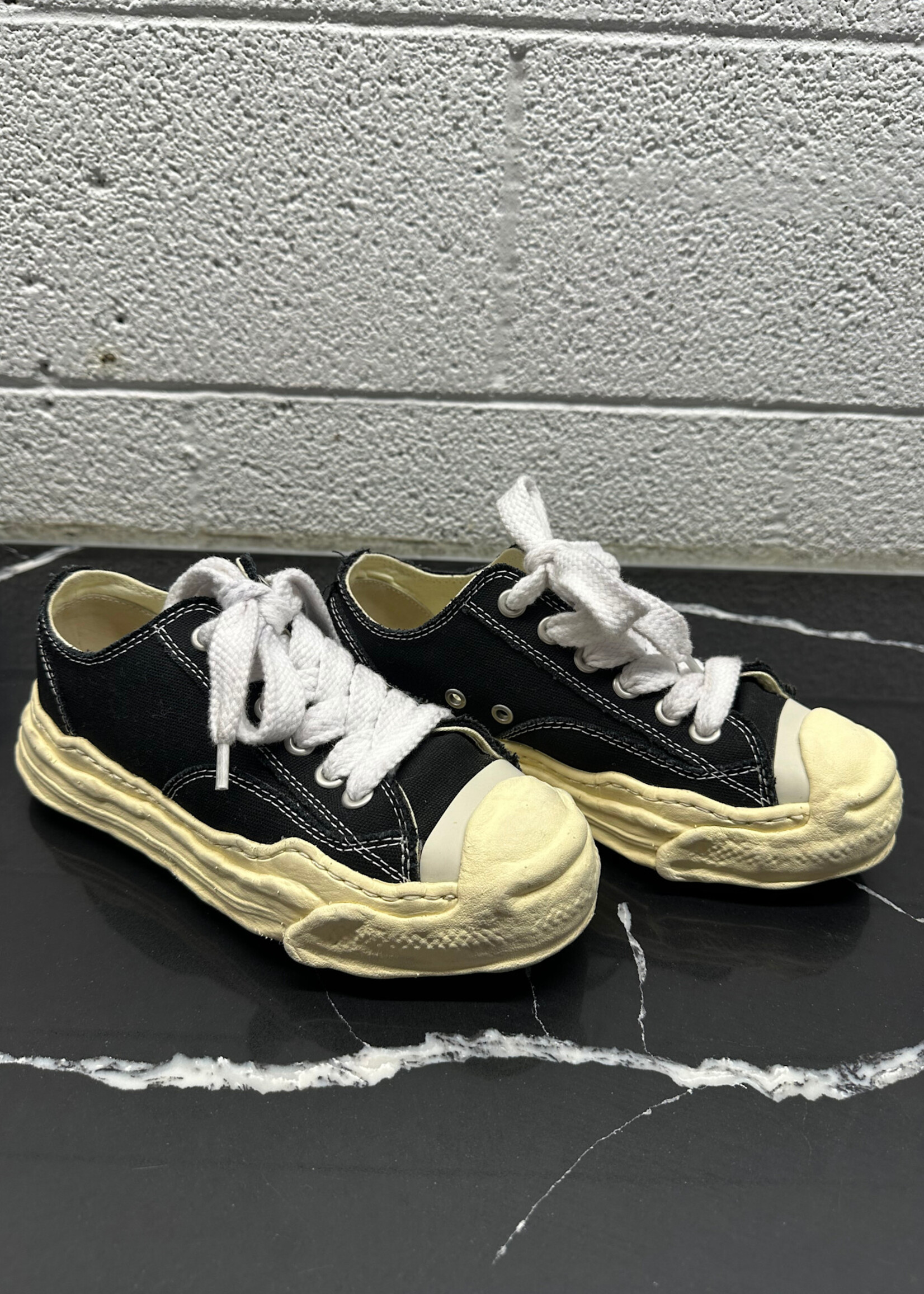 Maison Mihara Low Top Sneakers Fem 6.5