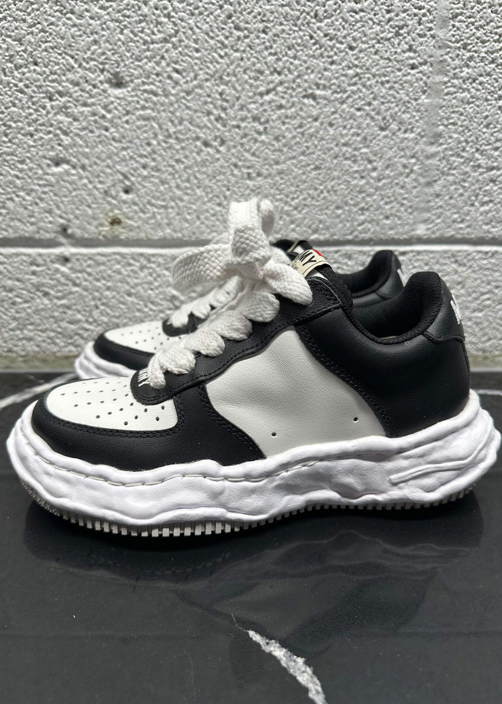 Maison Mihara 'Wayne' Black/White Sneakers Fem 6