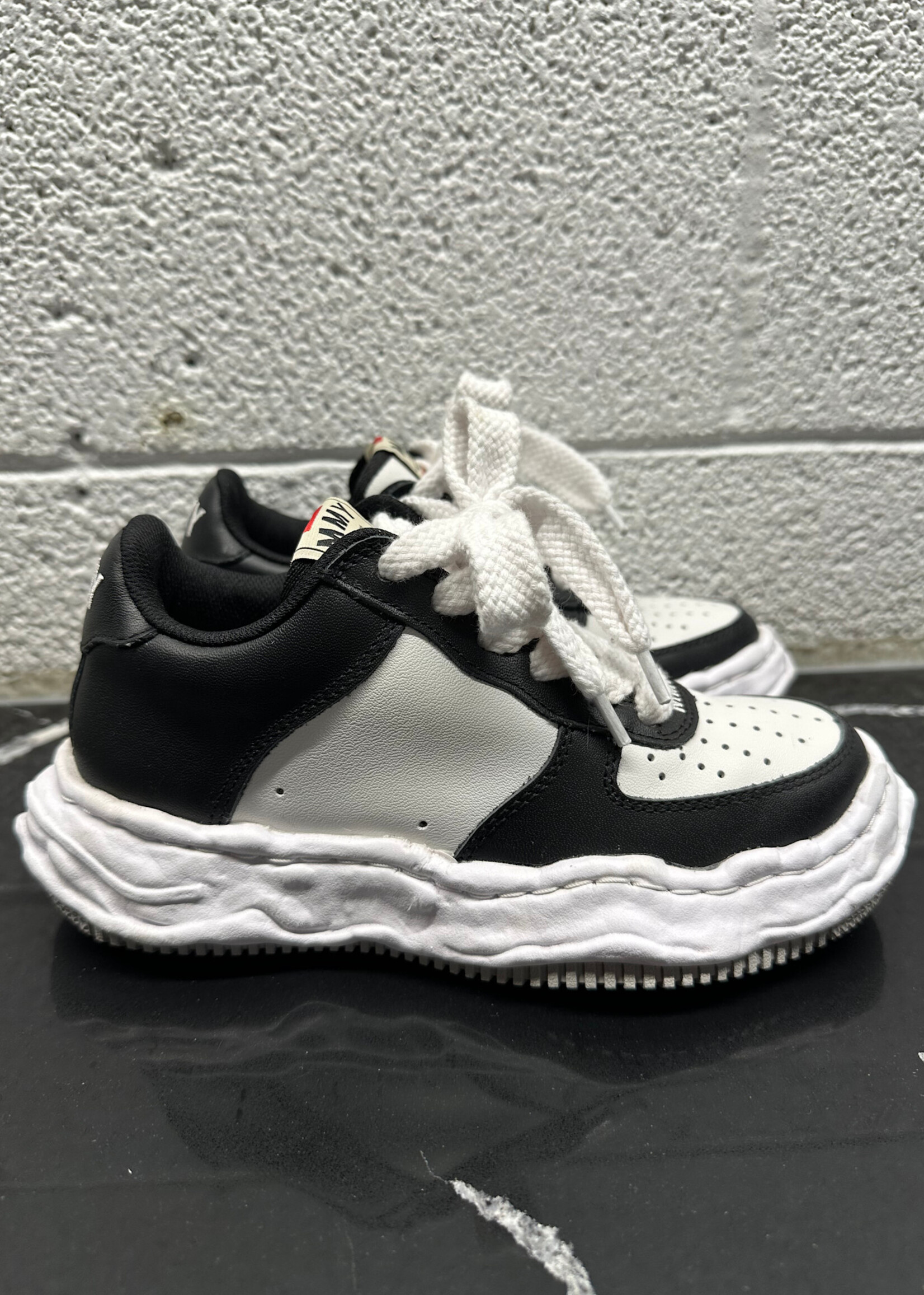 Maison Mihara 'Wayne' Black/White Sneakers Fem 6