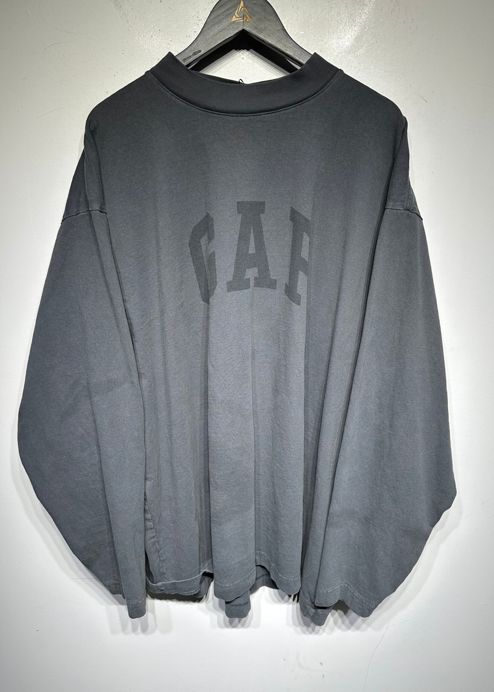 YZY Gap Grey Black Dove Tee XL