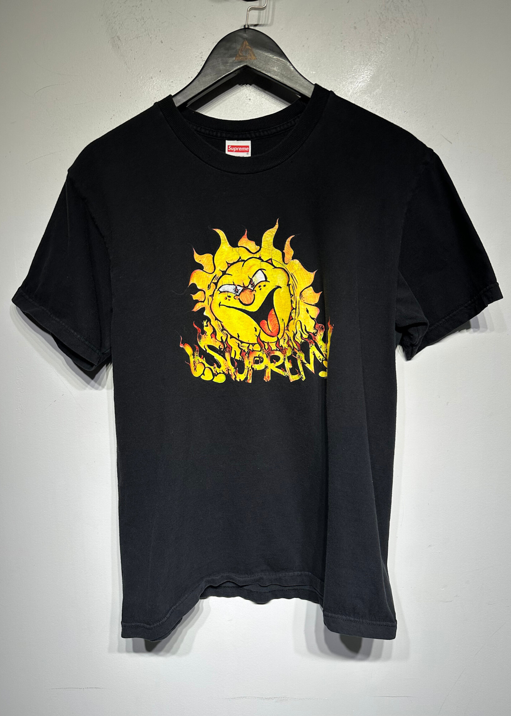 Supreme Sun Black M