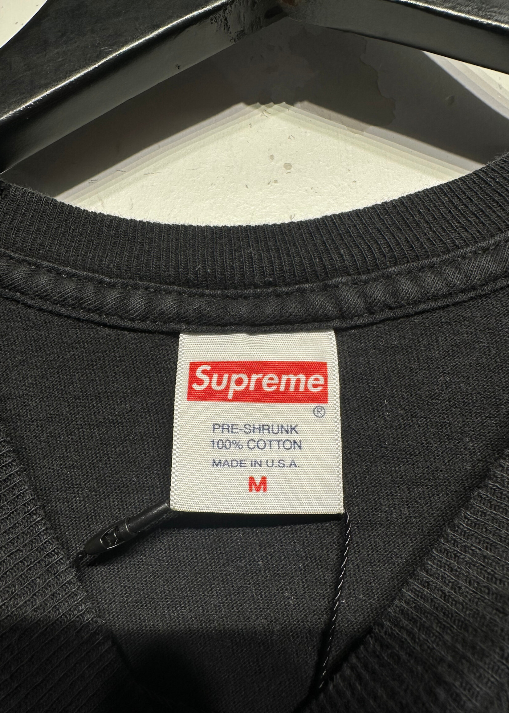 Supreme Sun Black M