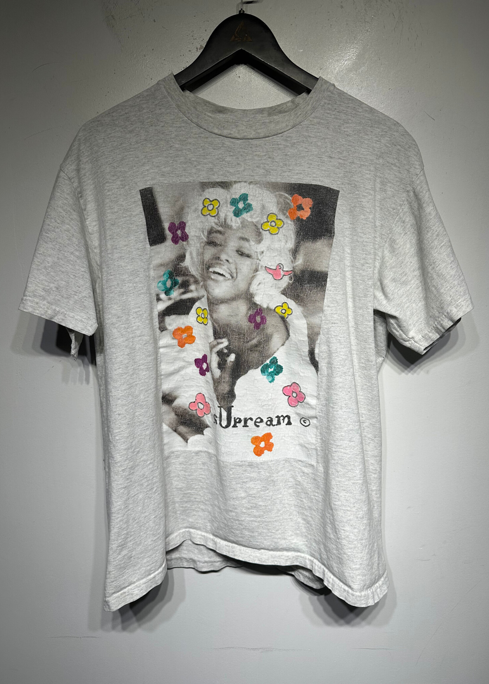 Supreme Grey Naomi Campbell Flower Tee L