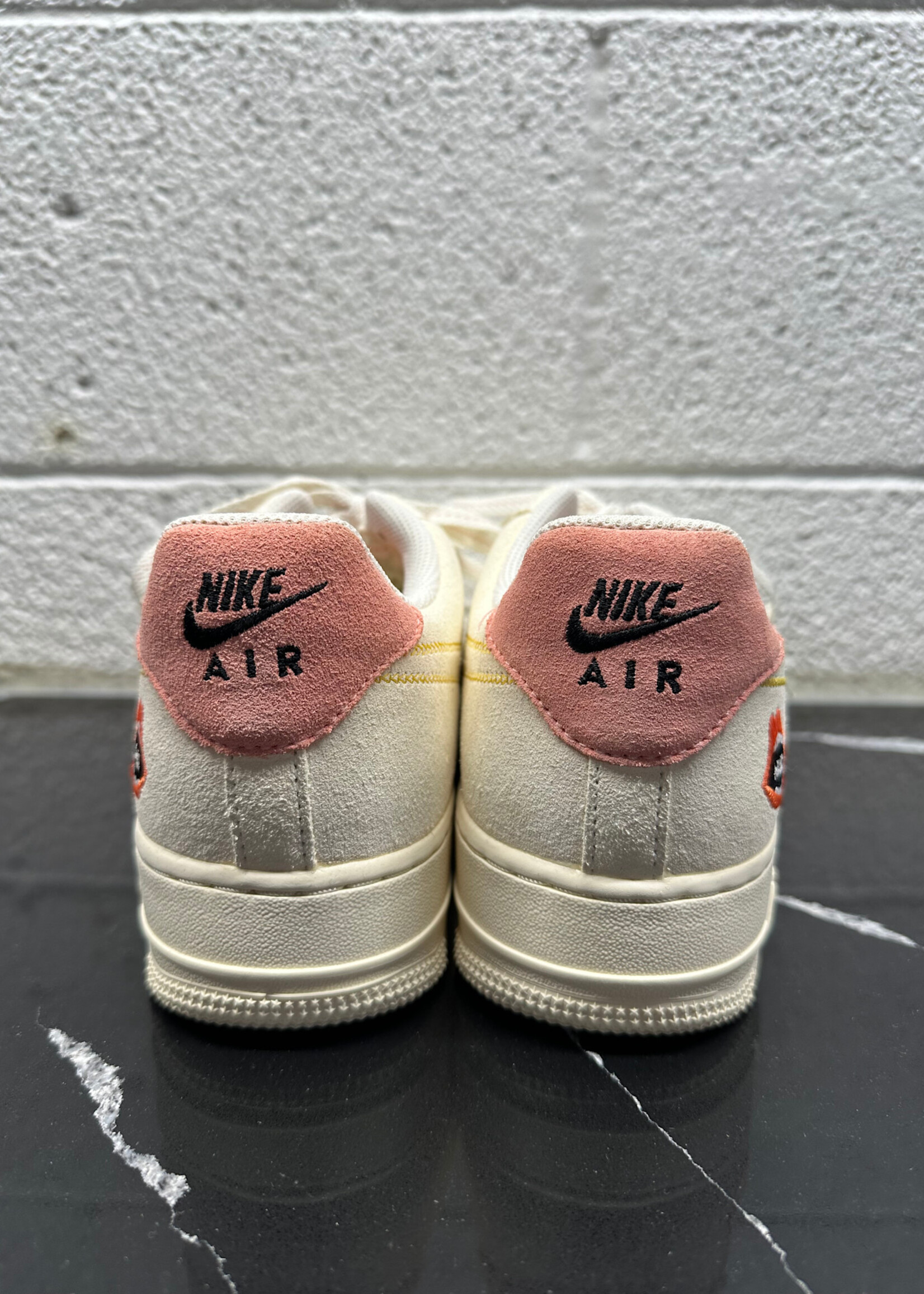 DS Nike AF1 Rock N Roll Fem 10
