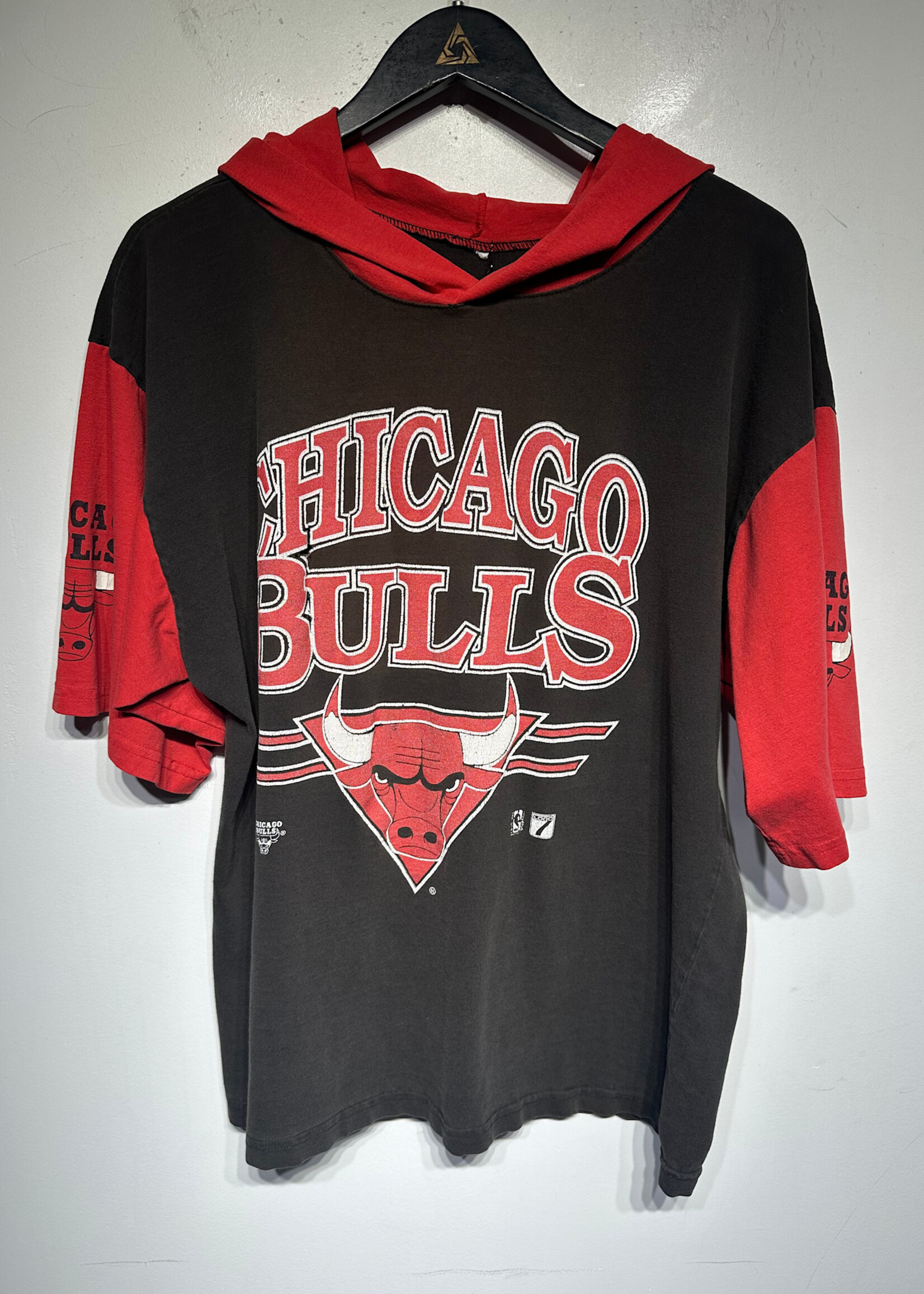 Chicago Bulls Vintage Black/Red SS Hoodie Tee XL
