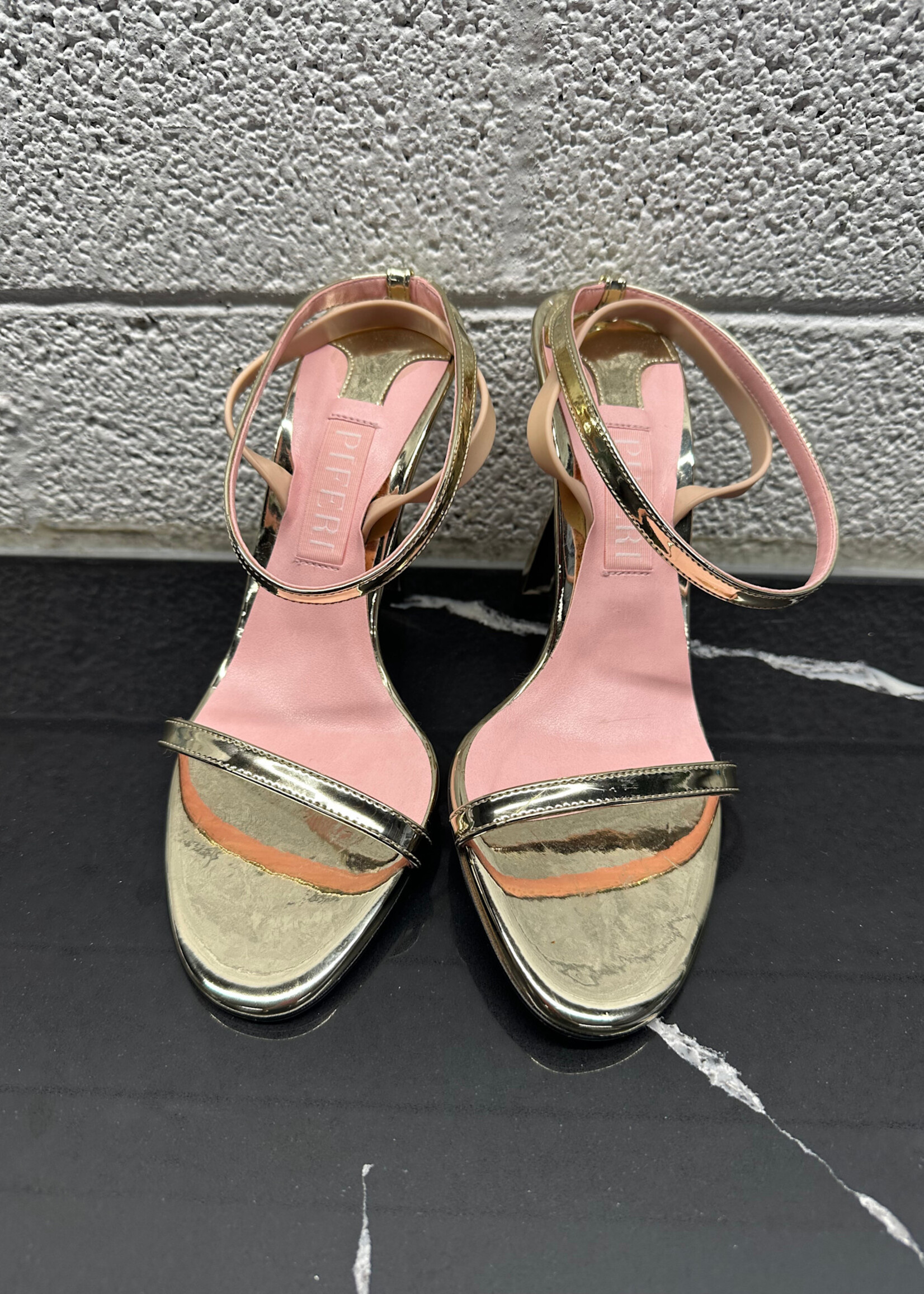 Piferi Gold Pumps Fem 9  (Retail: $300+)