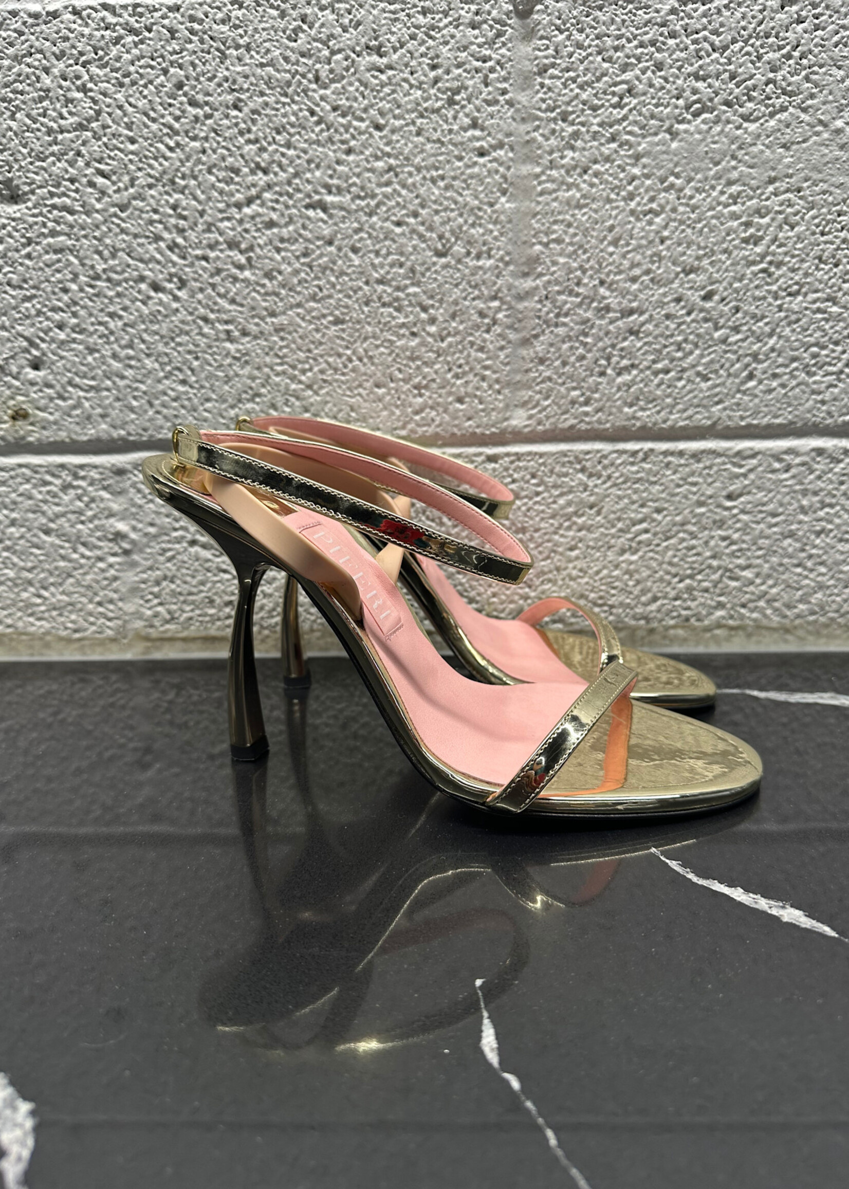 Piferi Gold Pumps Fem 9  (Retail: $300+)