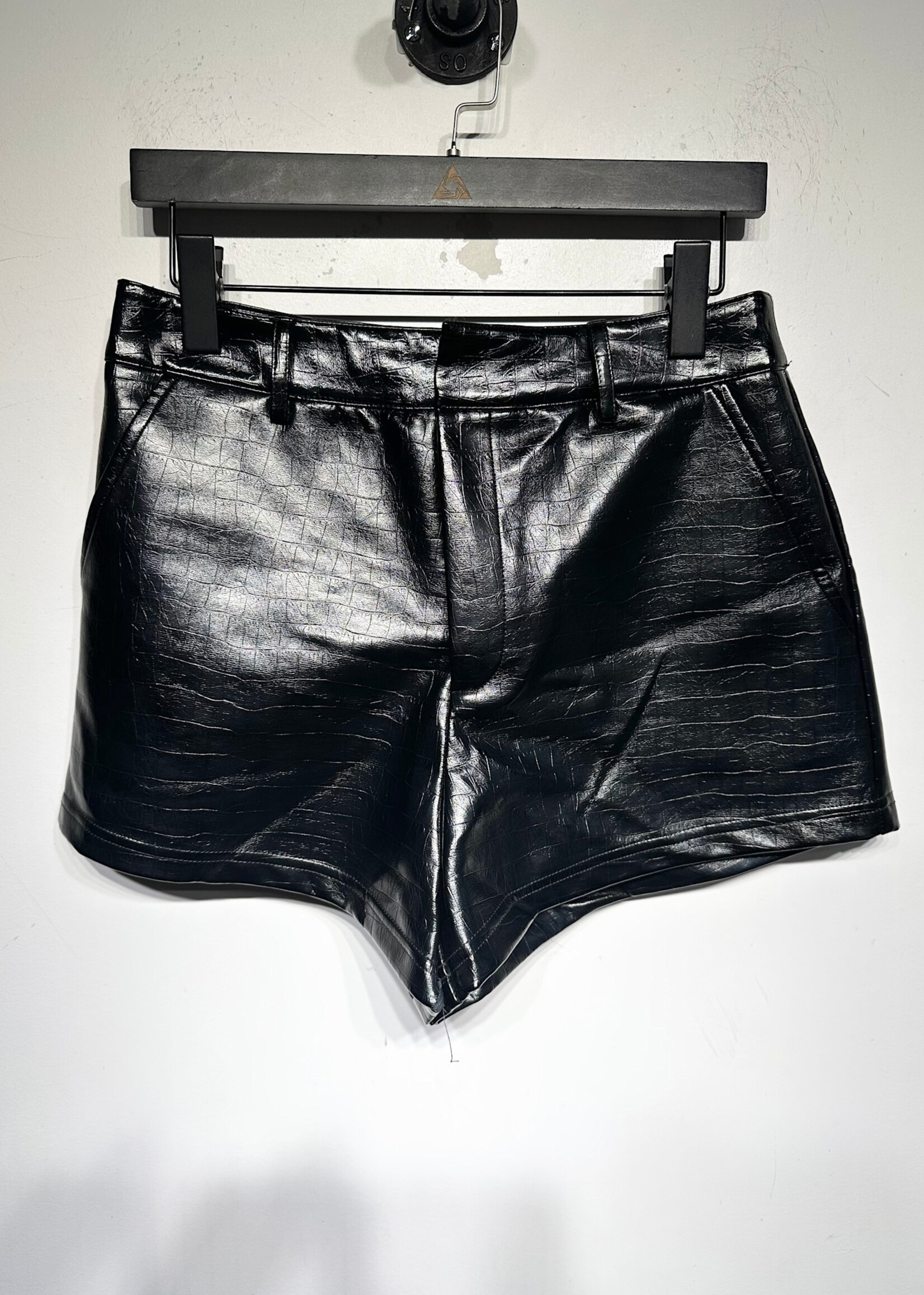 Noli Shop Black Faux Leather Shorts 28