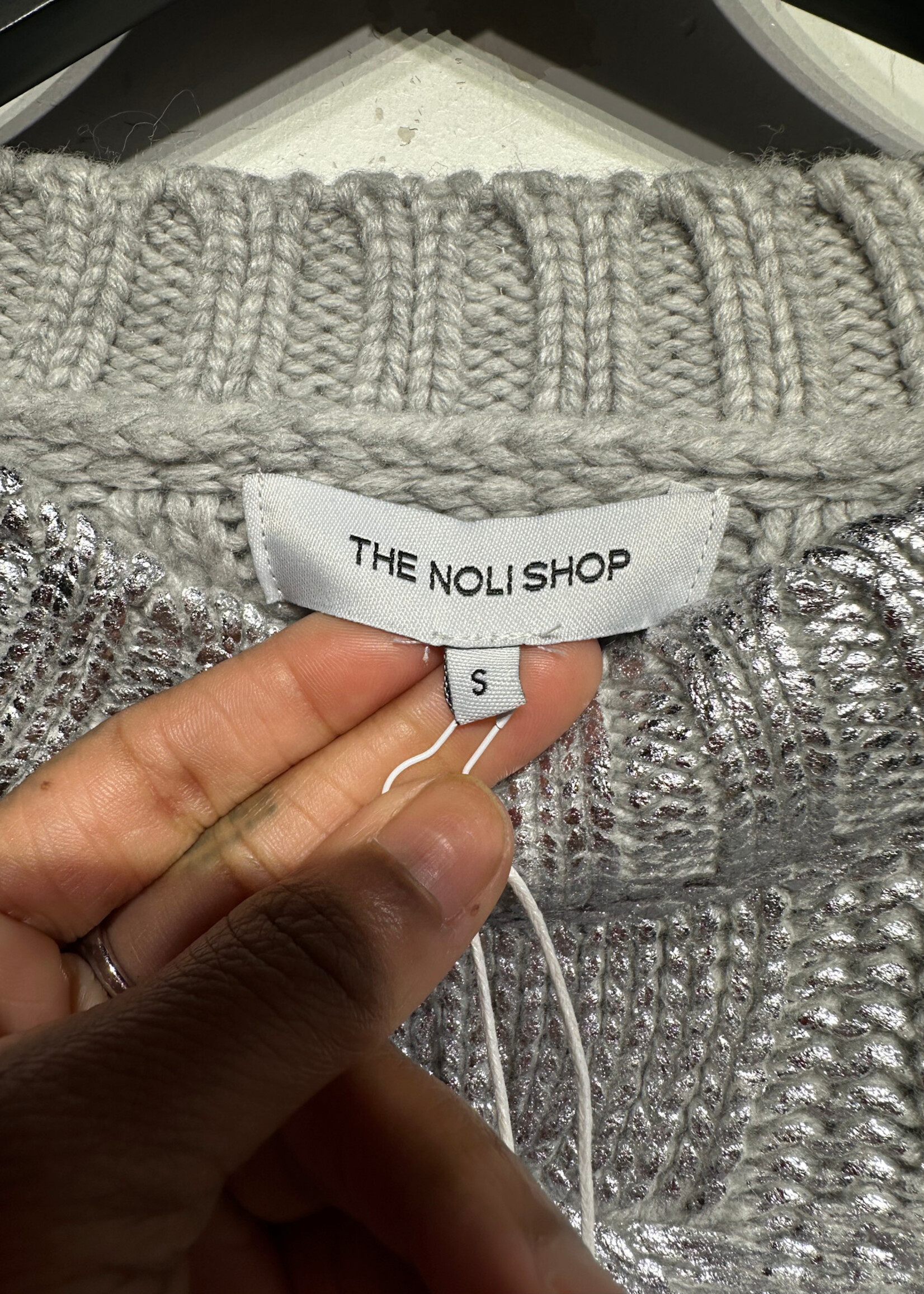 Noli Shop NWT Silver Cable Knit Crop Sweater S