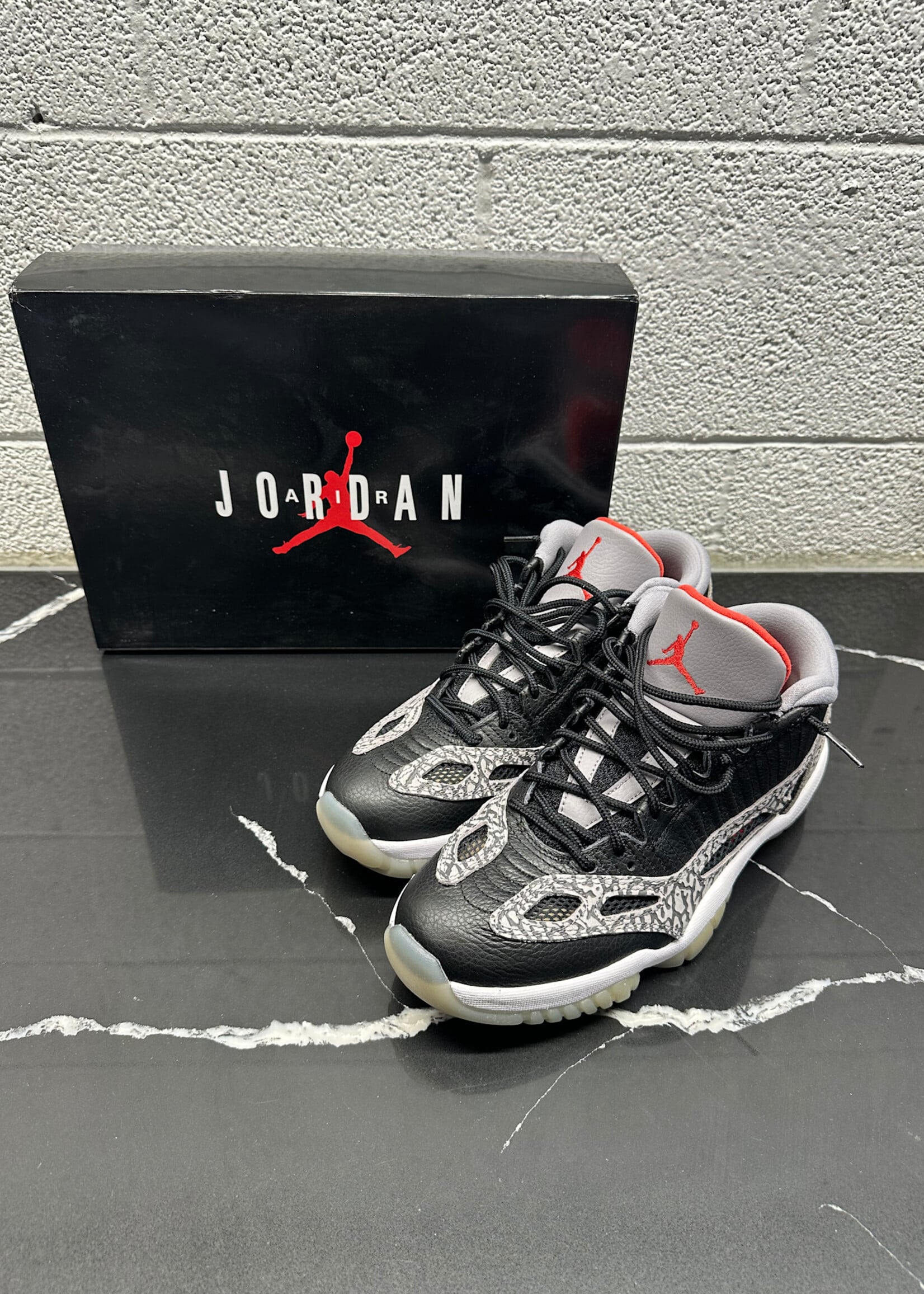 Nike Air jordan 11 Low IE Black Cement Masc 9