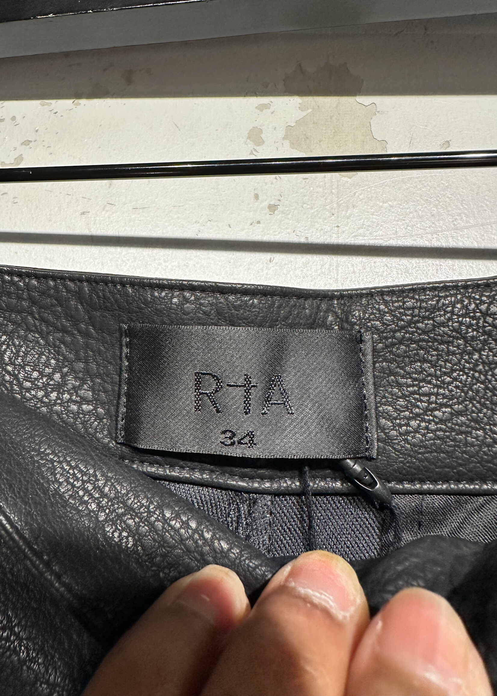 RTA Faux Leather Baggy Cargos Masc 34