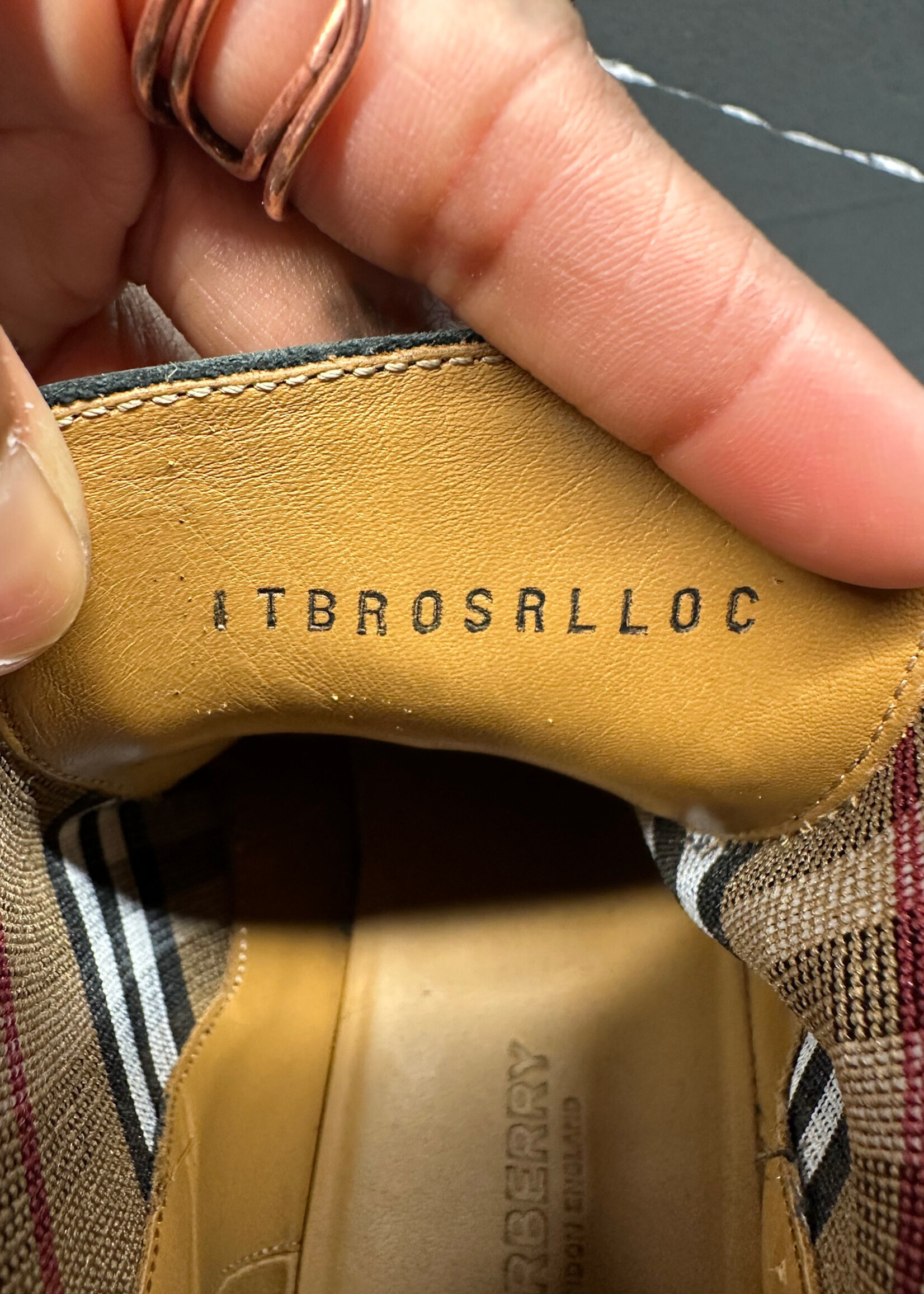 Burberry Pembroke Checked Ankle Boot 8.5 Masc