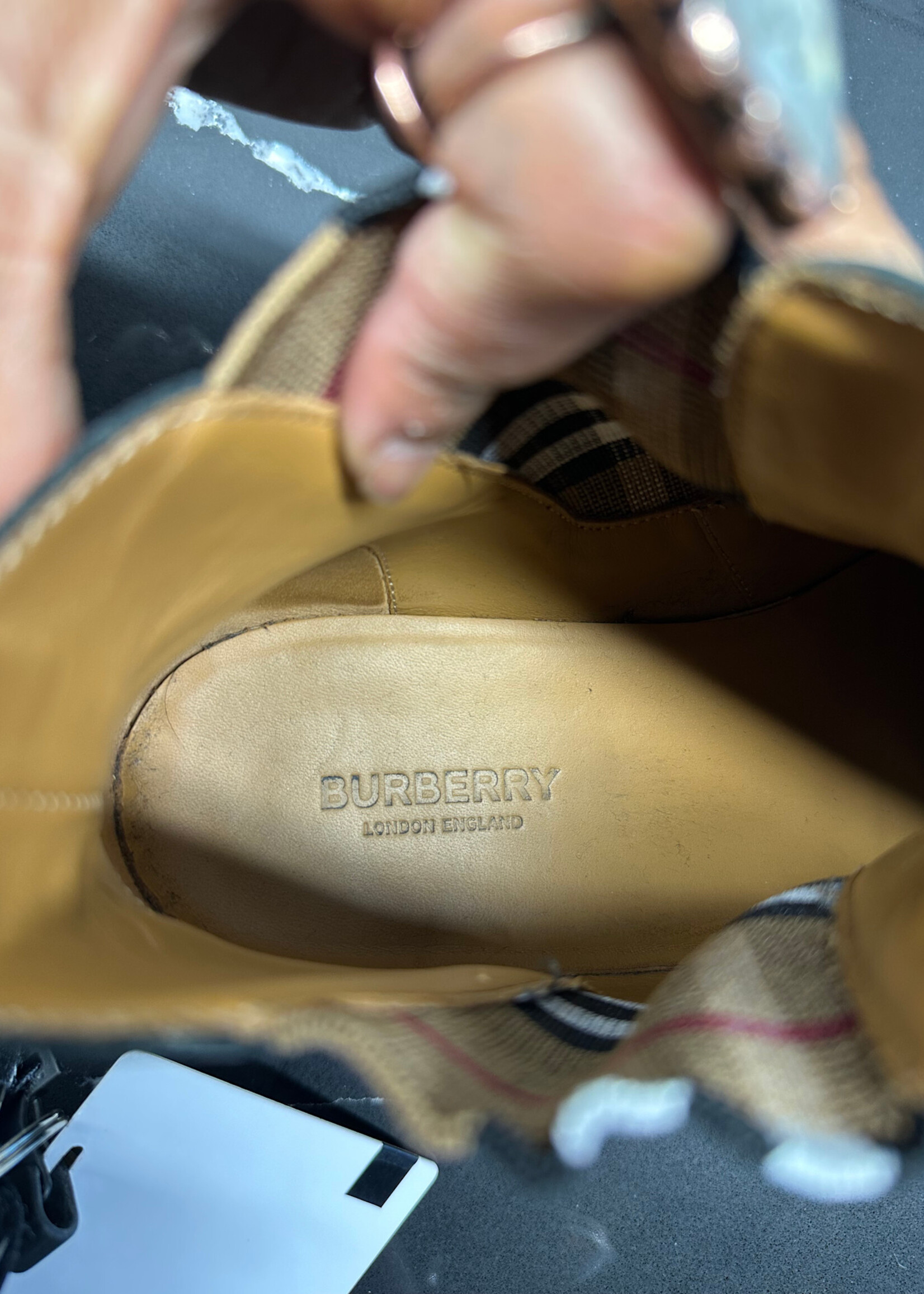 Burberry Pembroke Checked Ankle Boot 8.5 Masc