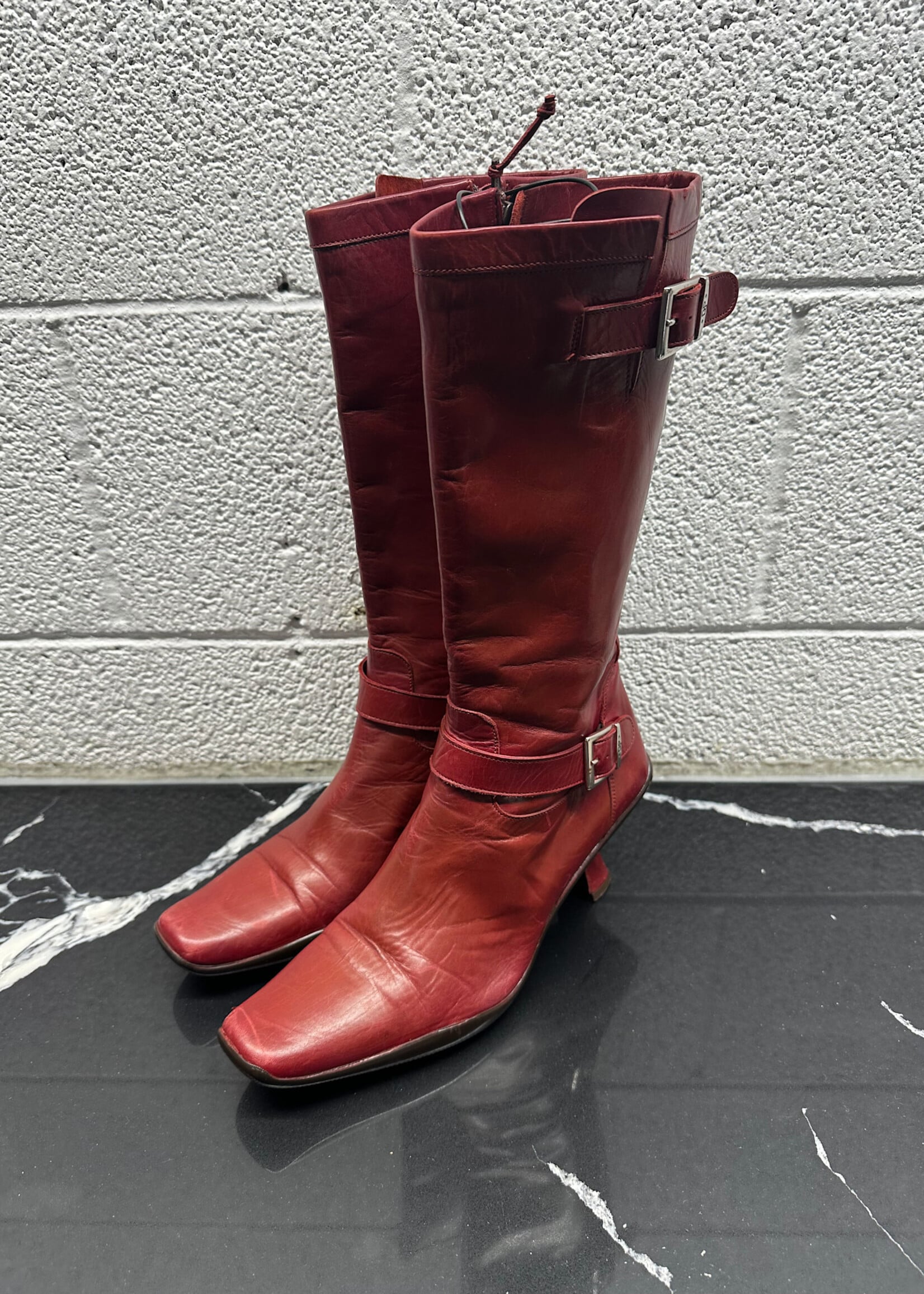DP Red Leather Heeled Boots AS IS Fem 8.5