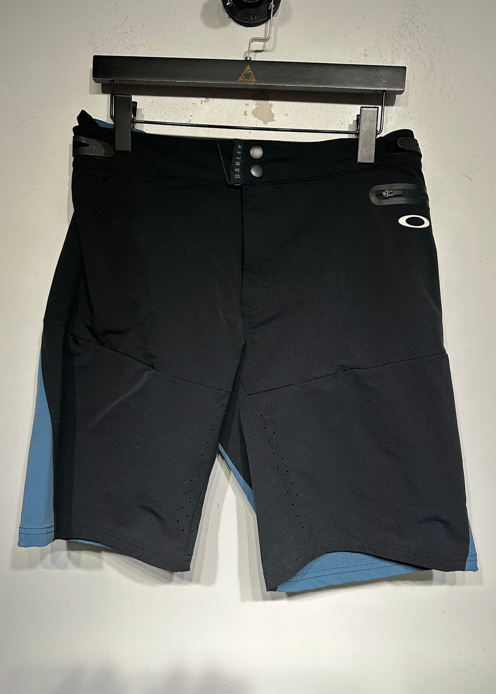 Oakley Black Blue Utility Board Shorts 30