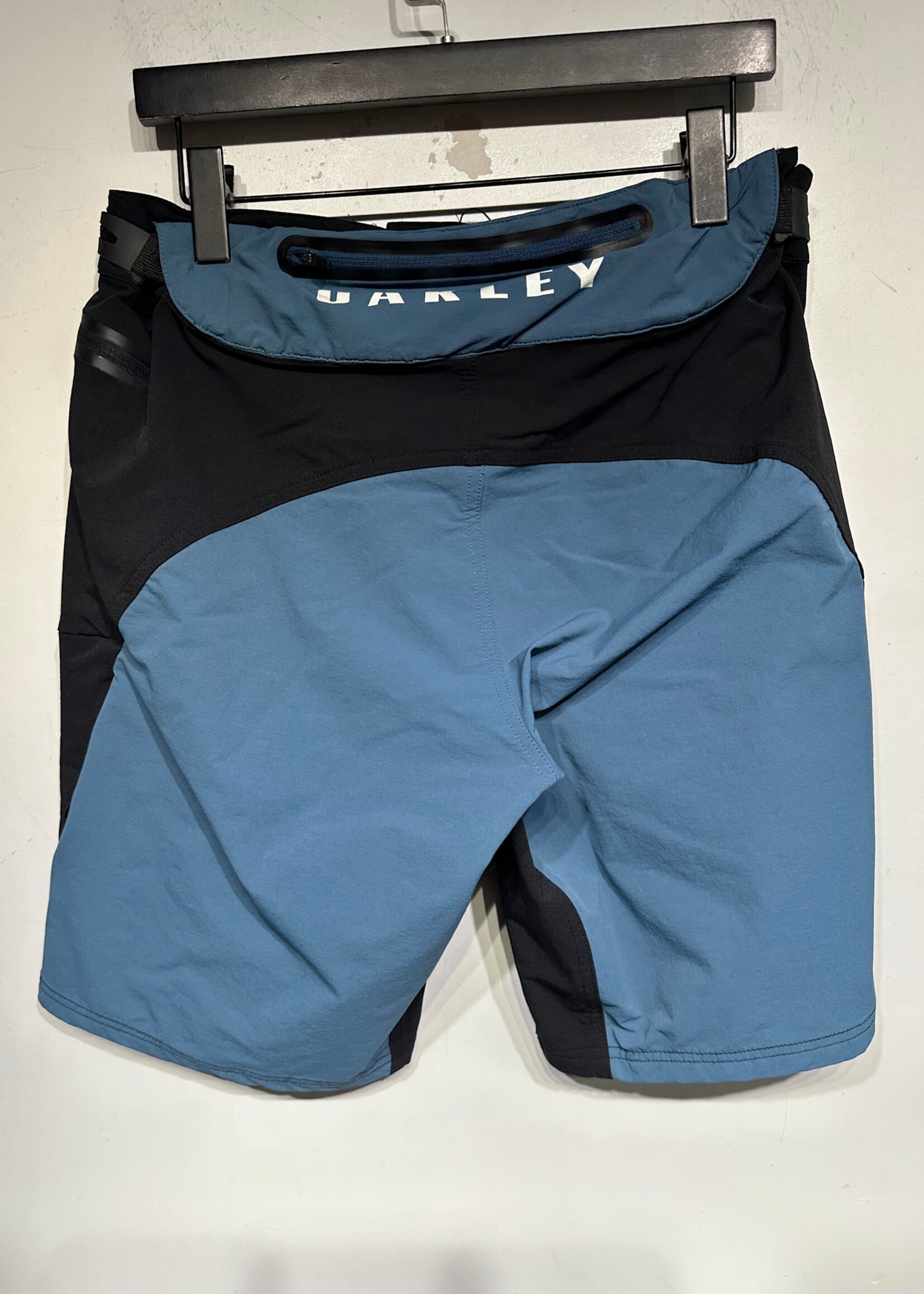 Oakley Black Blue Utility Board Shorts 30