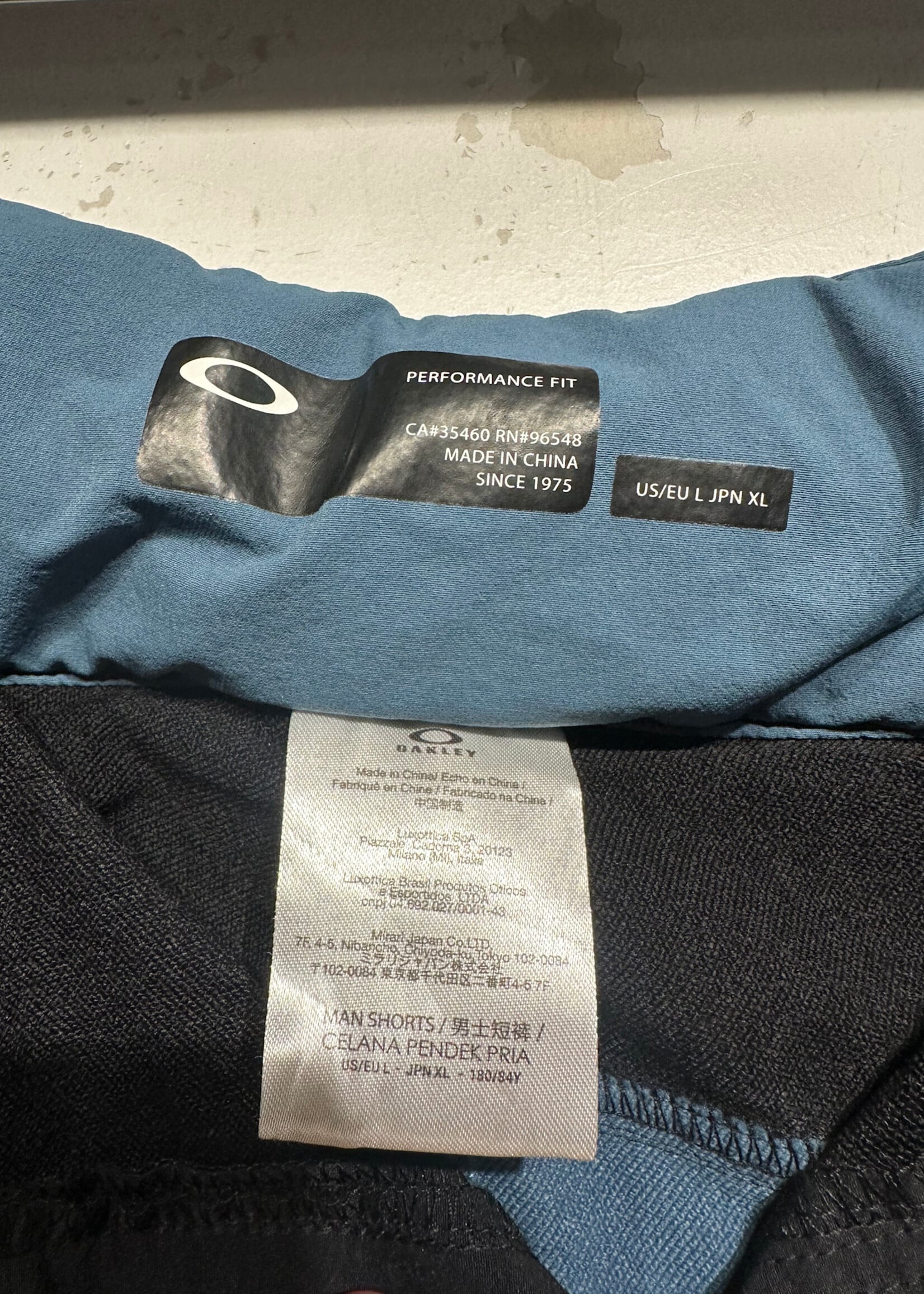 Oakley Black Blue Utility Board Shorts 30