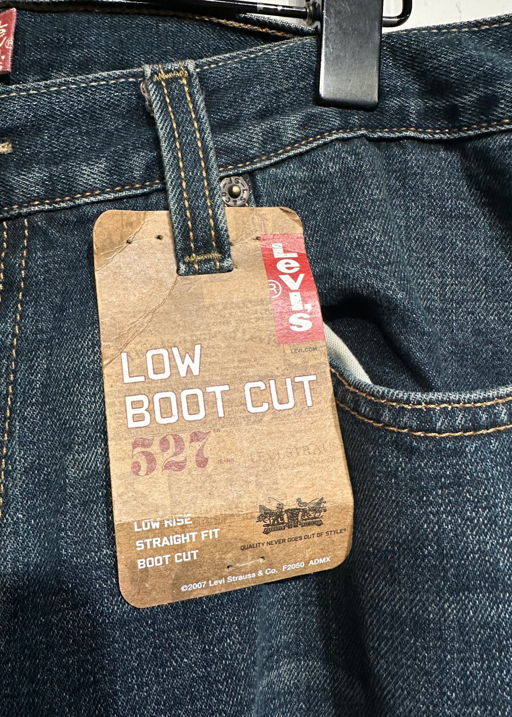 Deadstock Levi's 527 Low Bootcut Jeans Masc 34
