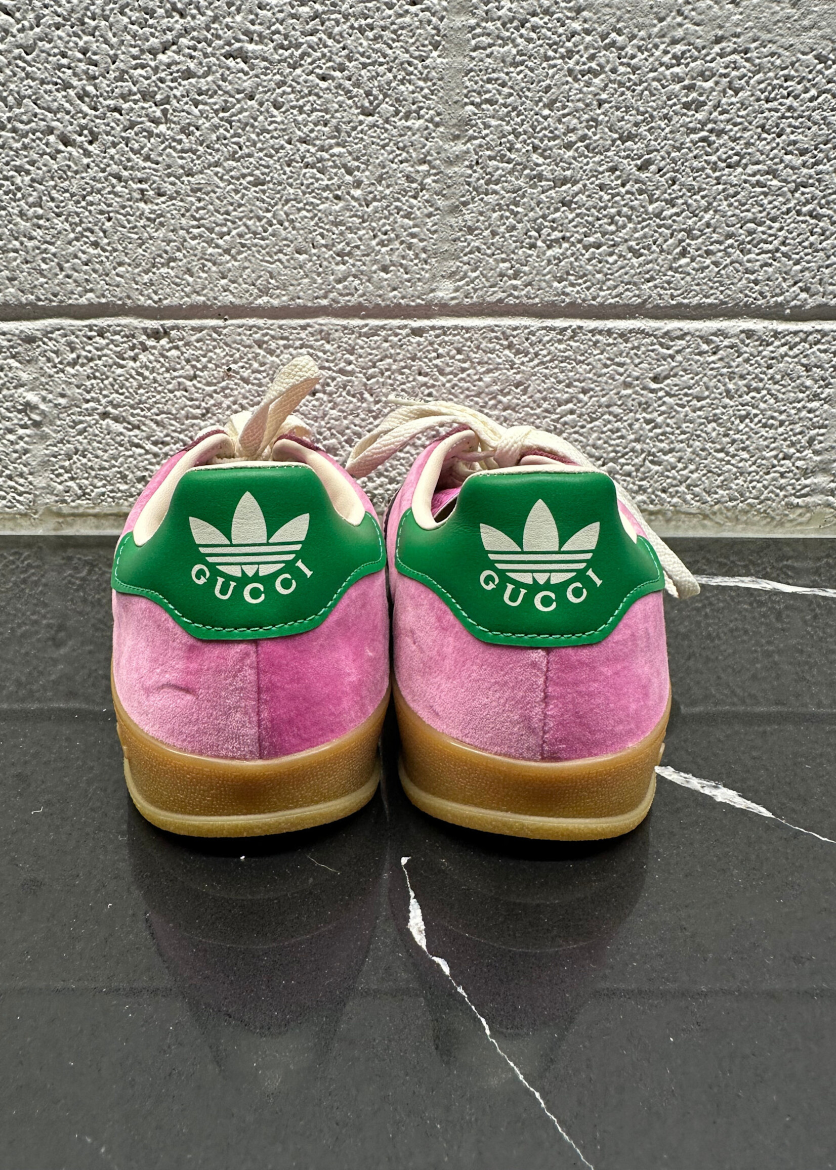 Gucci x Adidas Gazelle Pink Fem 6.5