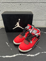 Jordan 4 Toro Fem 8