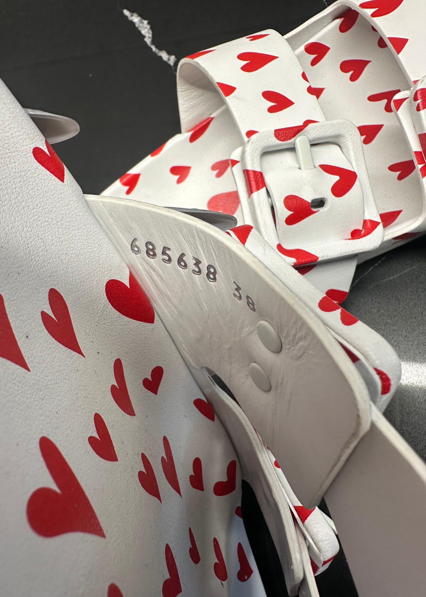 Balenciaga White Red Heart Slides 7.5 Fem AS IS