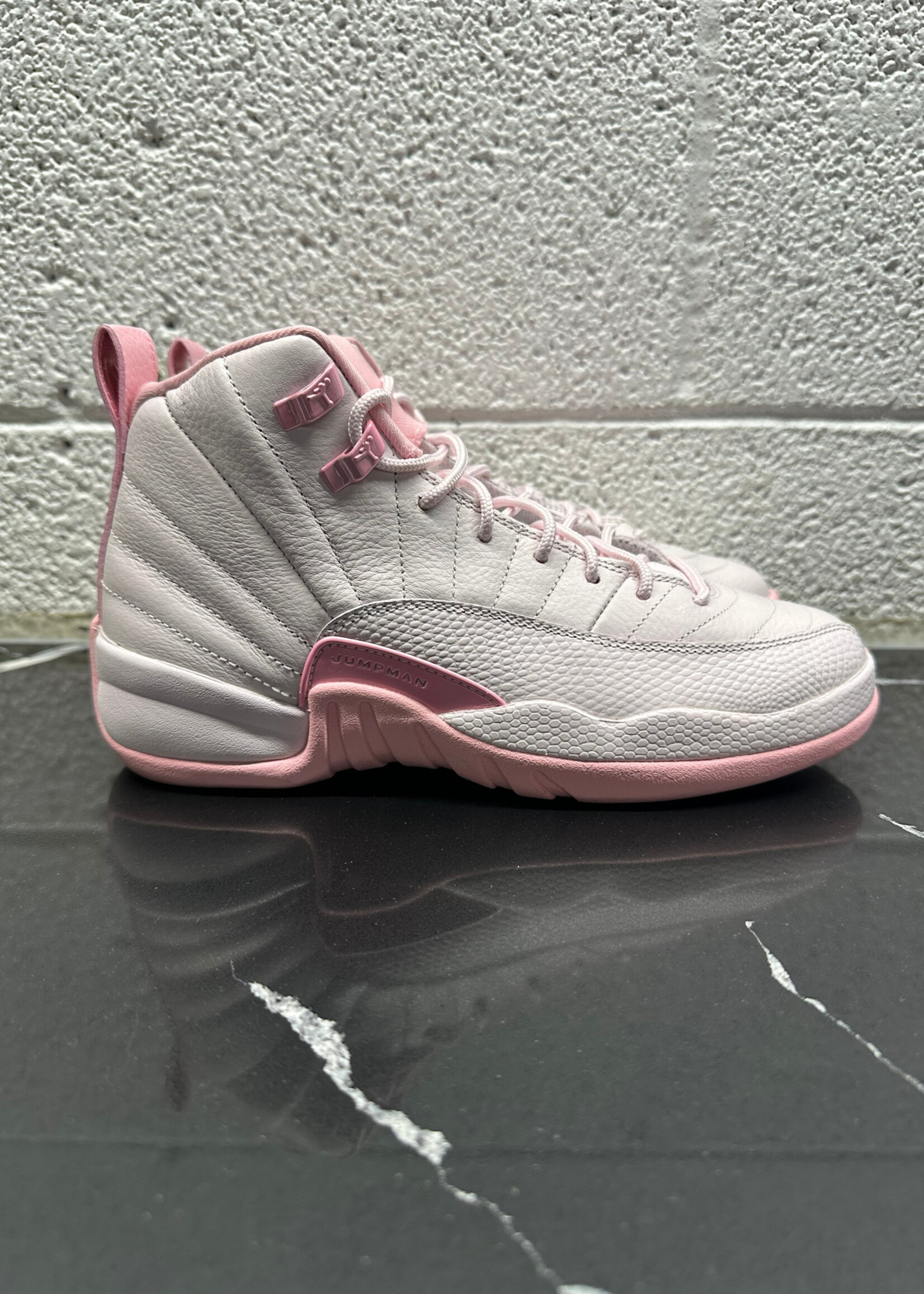 Air Jordan 12 Pearl Pink Sneakers Fem 6.5