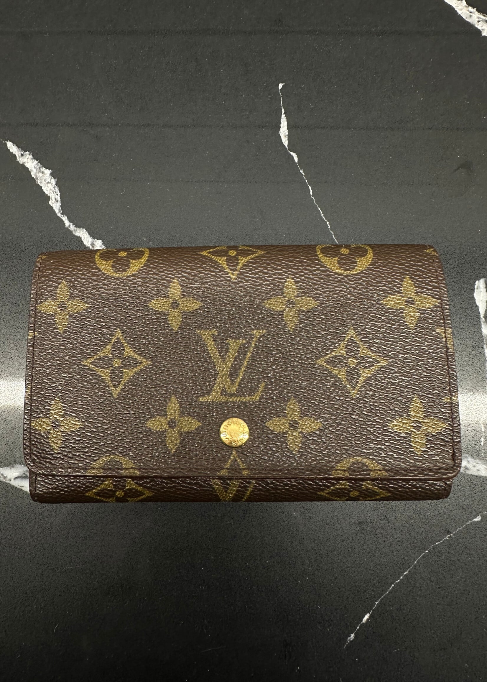 LV Brown Monogram Tri Fold Cardholder OS AS IS