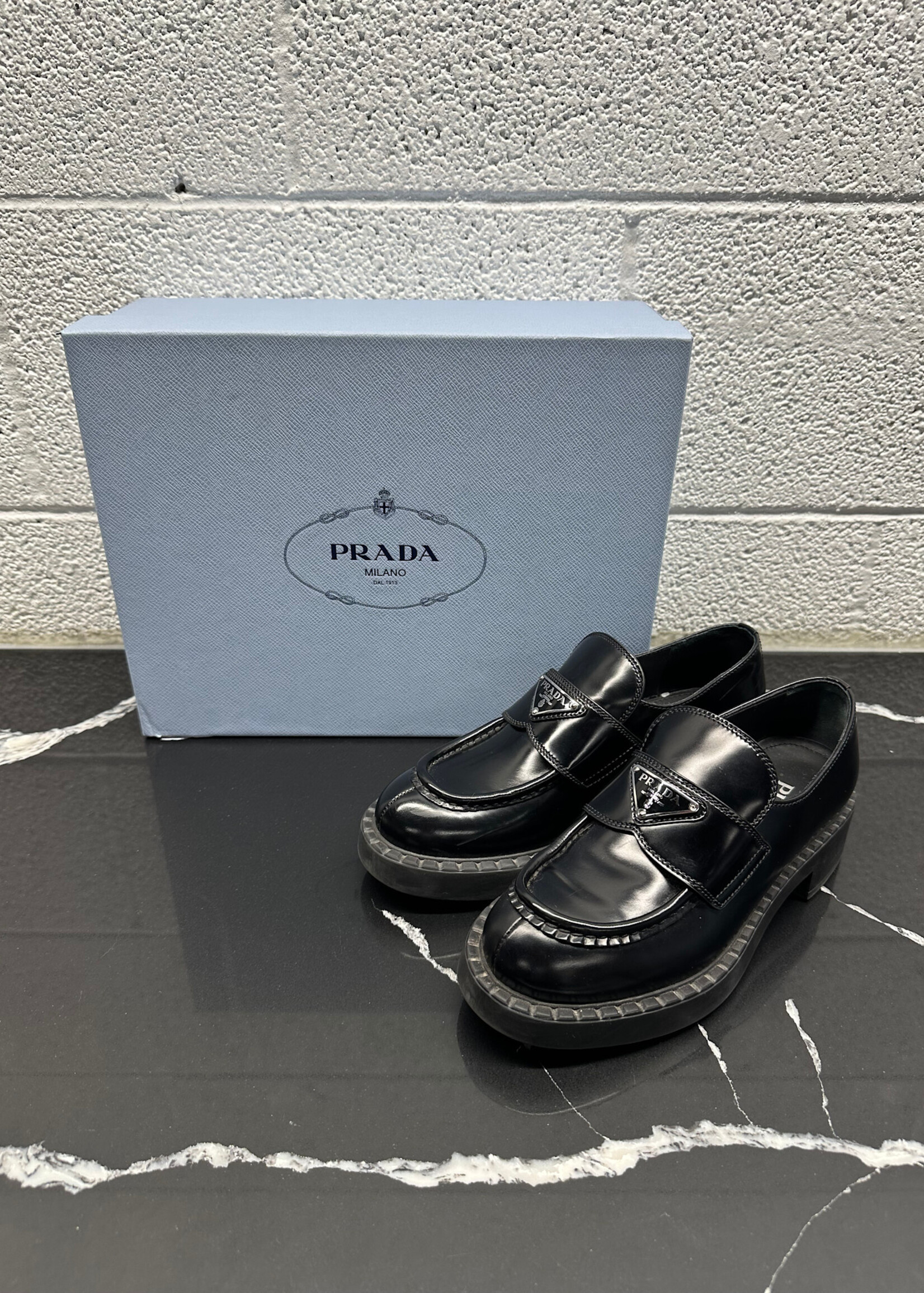 Prada Choclate Loafers Black Fits Fem 6.5