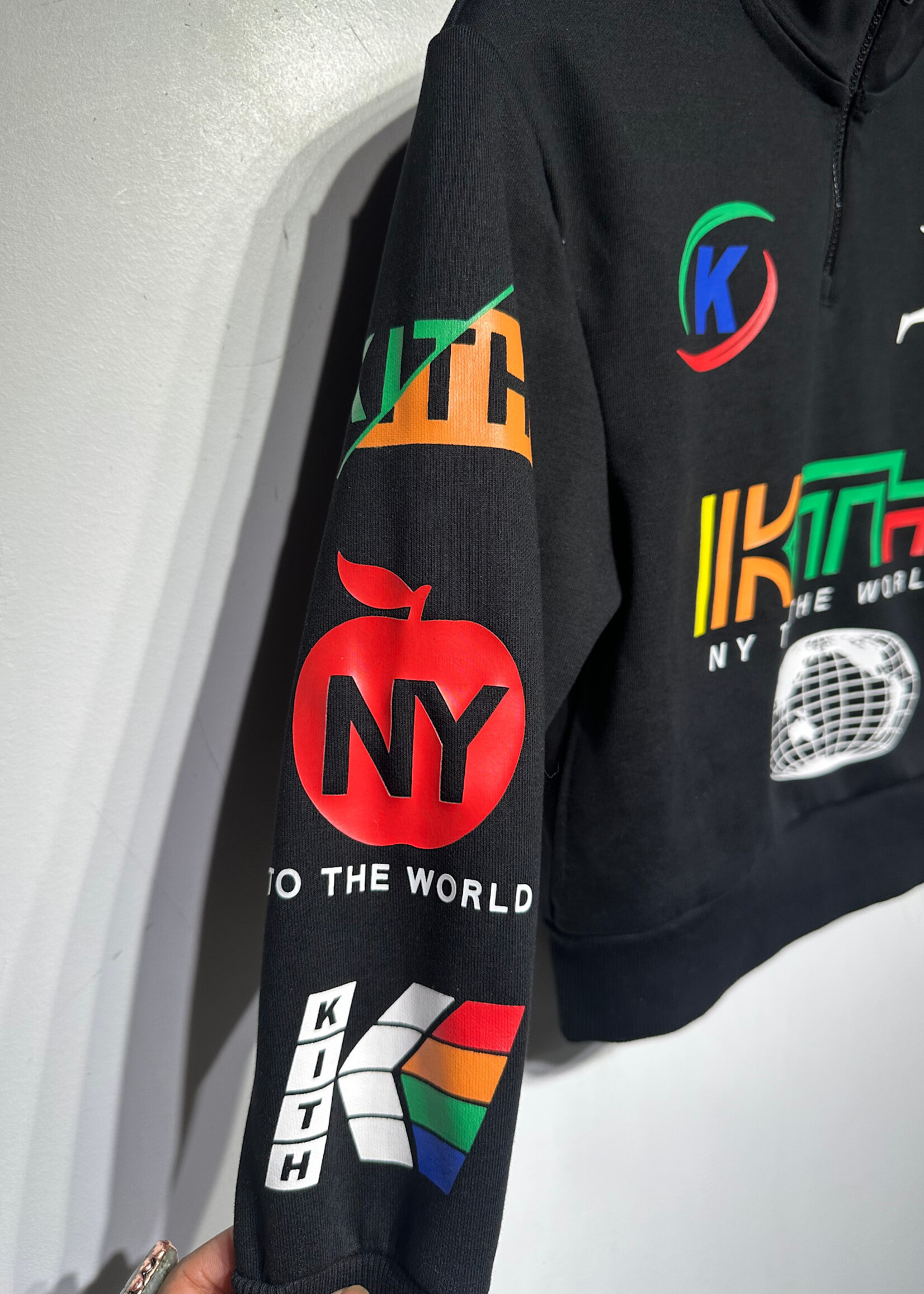 Kith NWT NY To The World Q Zip Youth S