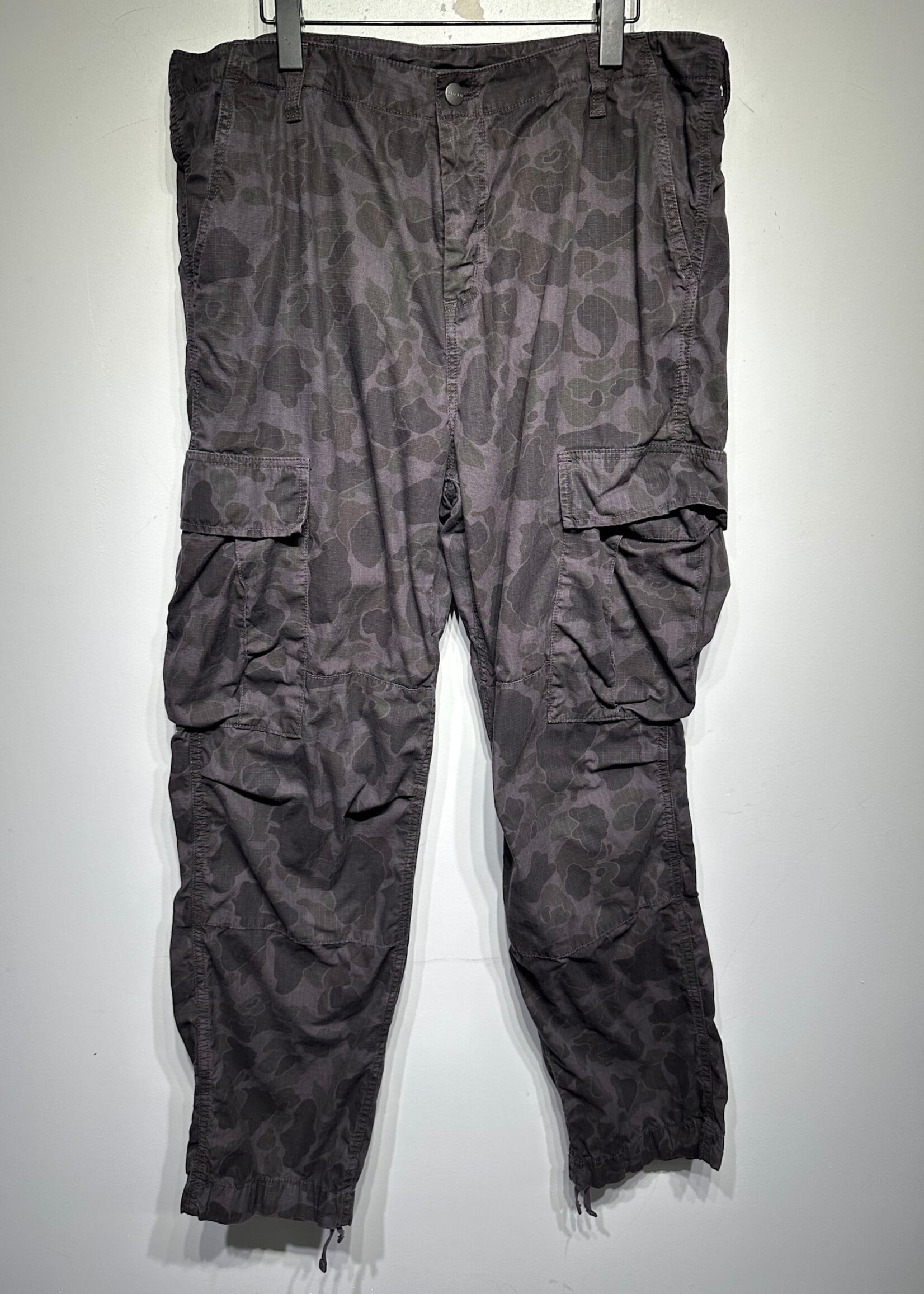 Carhartt Black Duck Camo Cargo Pants 36/32