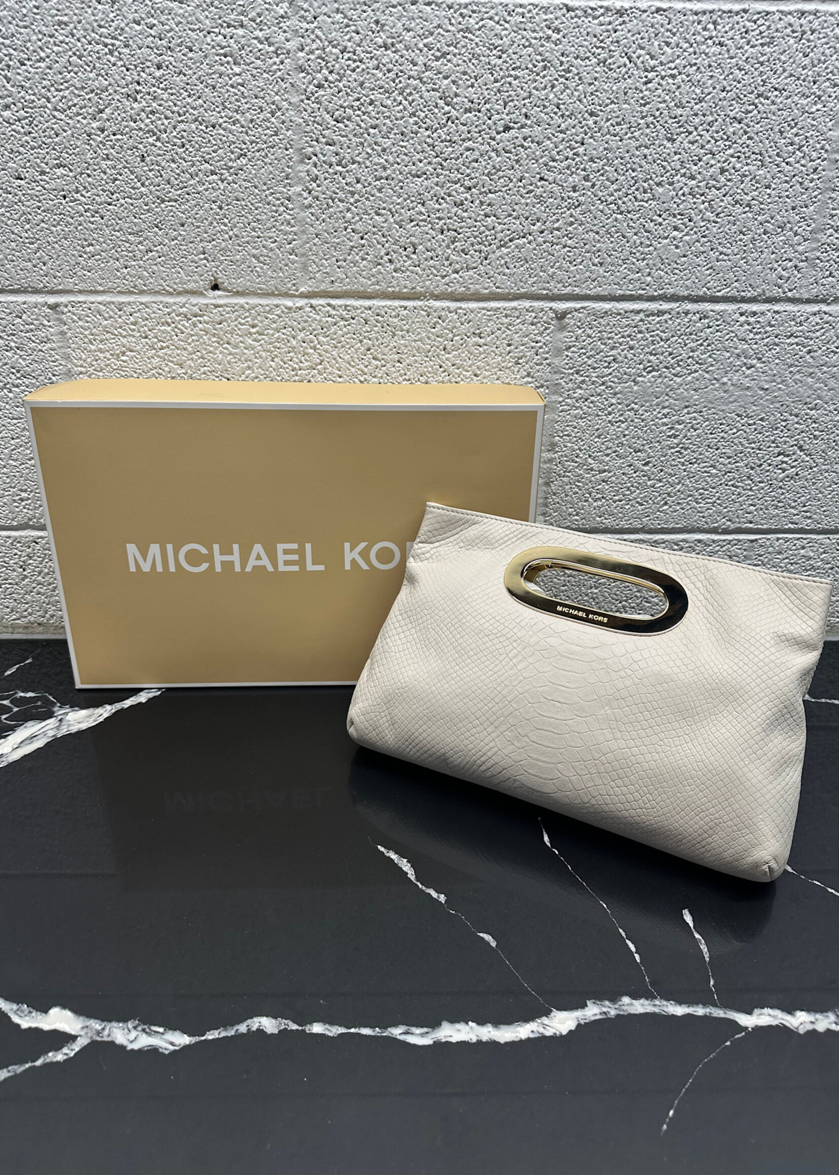 Michael Kors Berkeley Clutch Cream