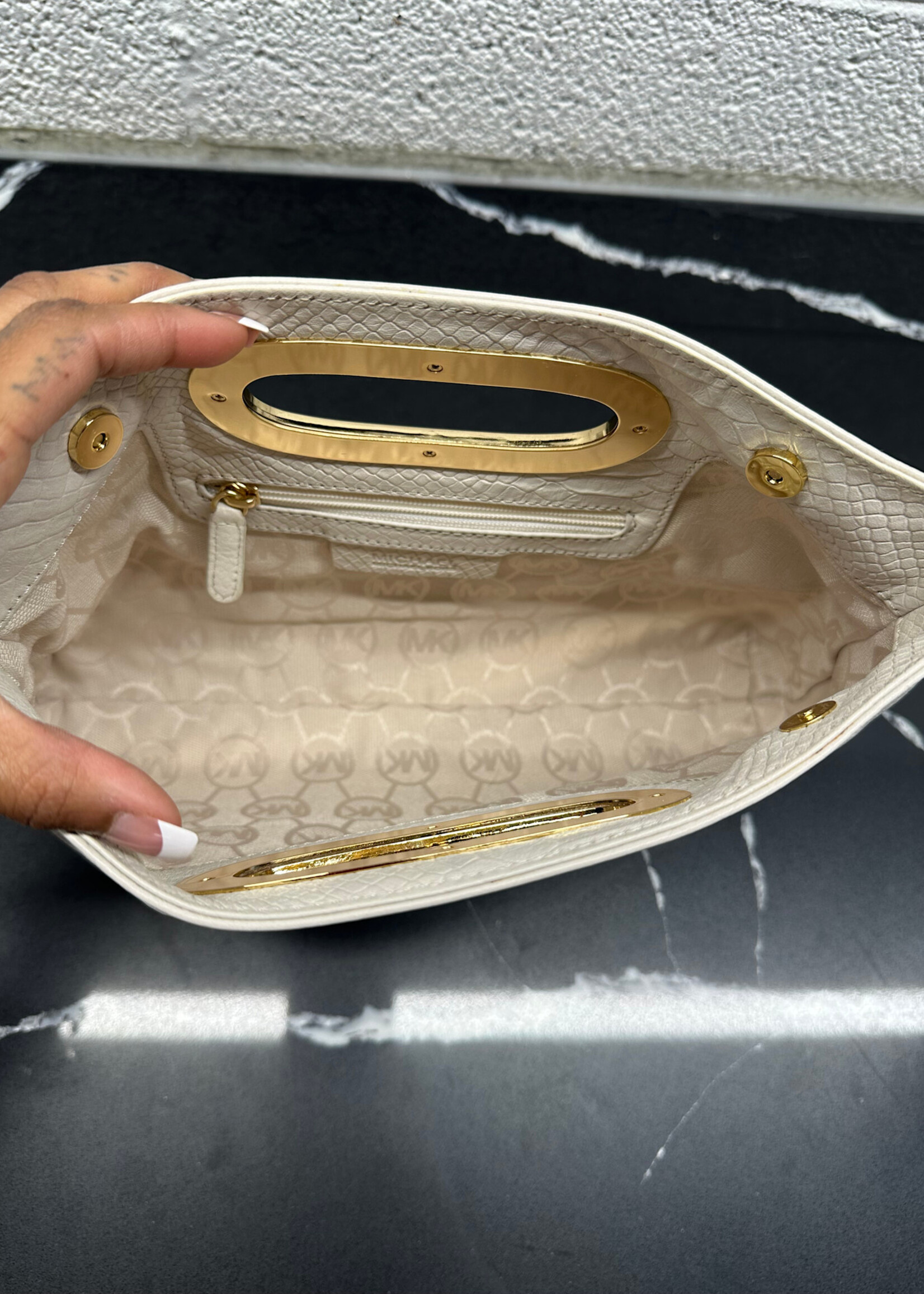 Michael Kors Berkeley Clutch Cream