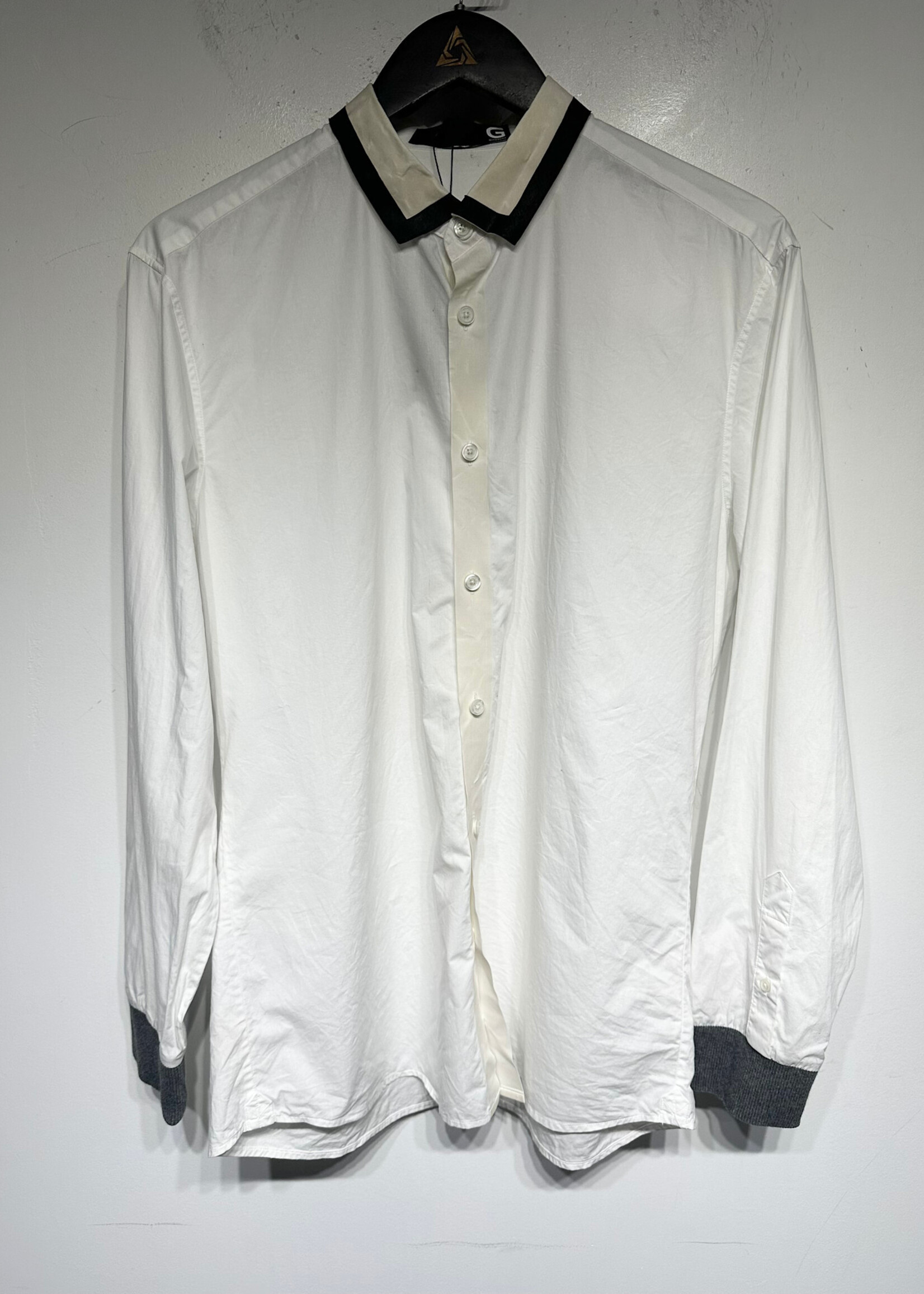 Givenchy Black Collar Detail White B/U XL