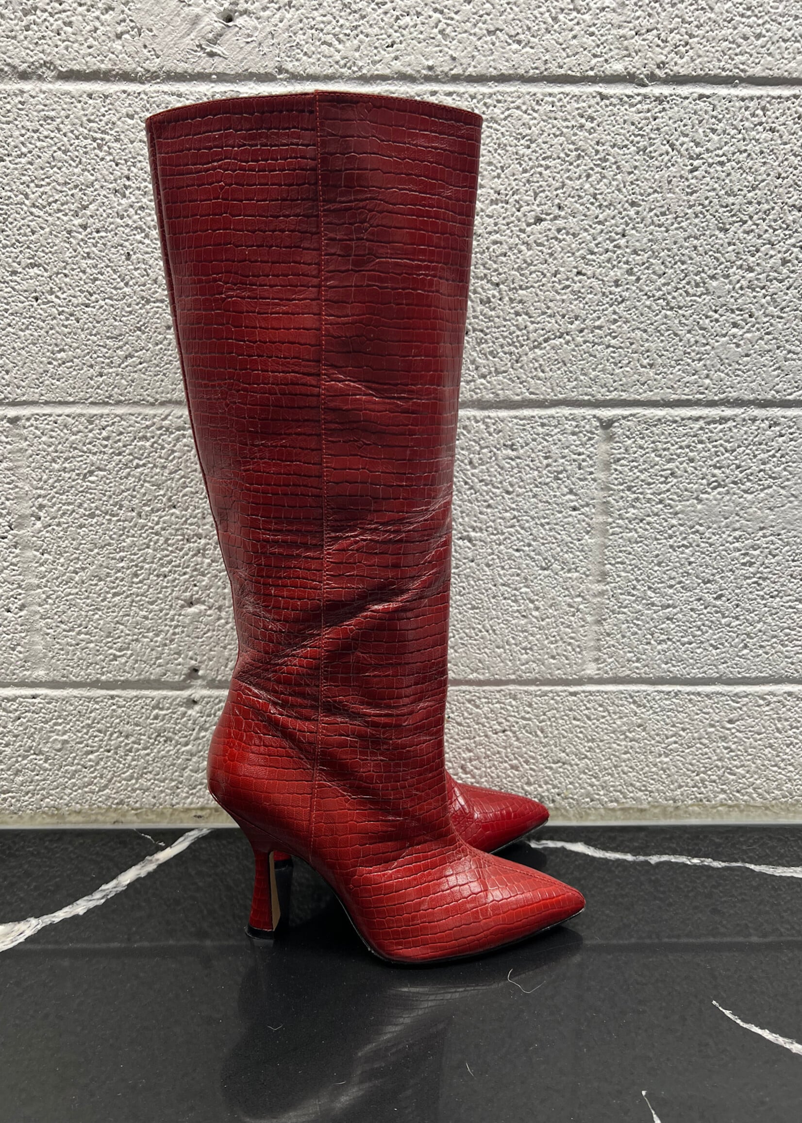 Stuart Weitzman Red Embossed Heel 6.5