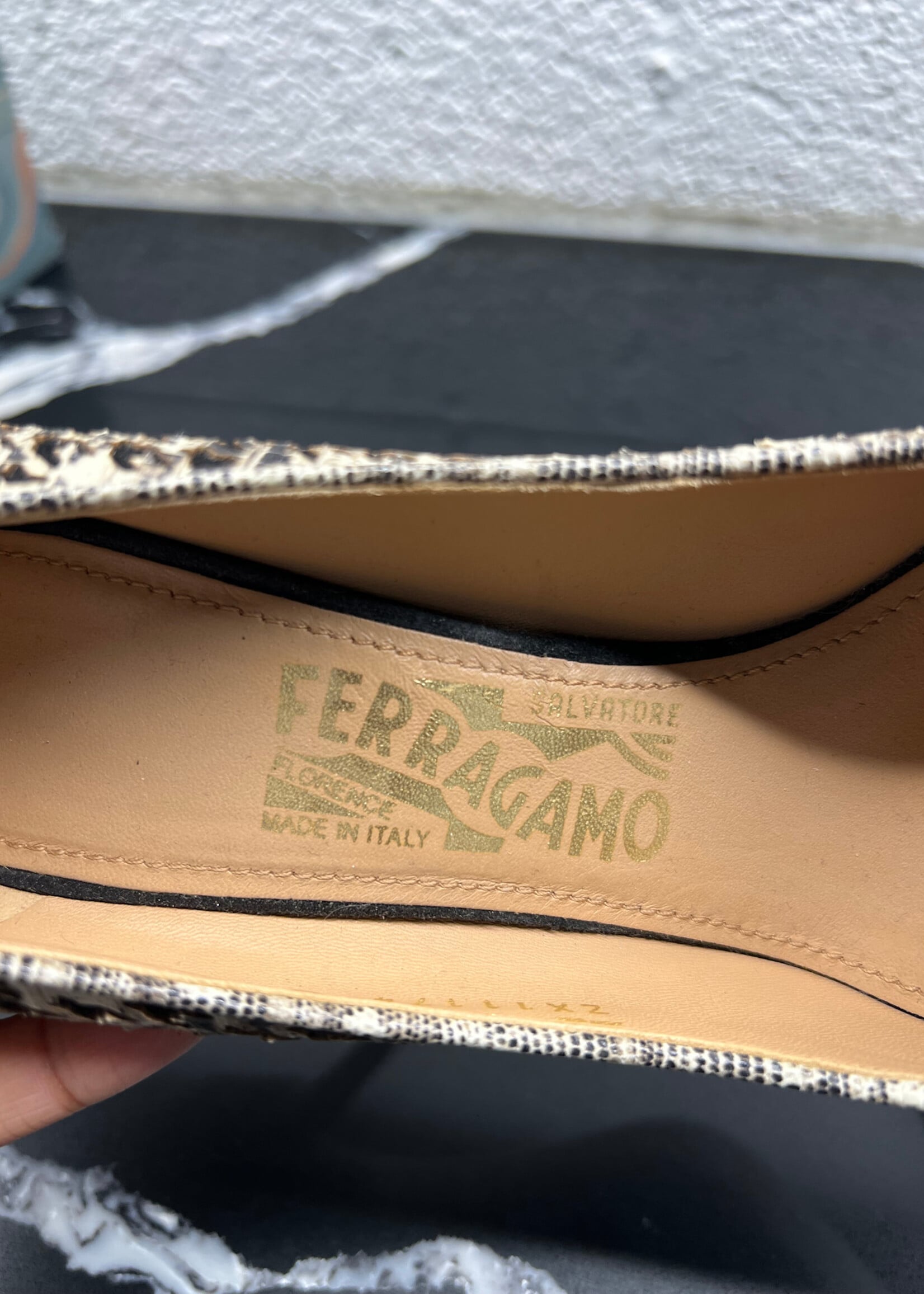 Ferragamo Black Beige Printed Heel 6.5