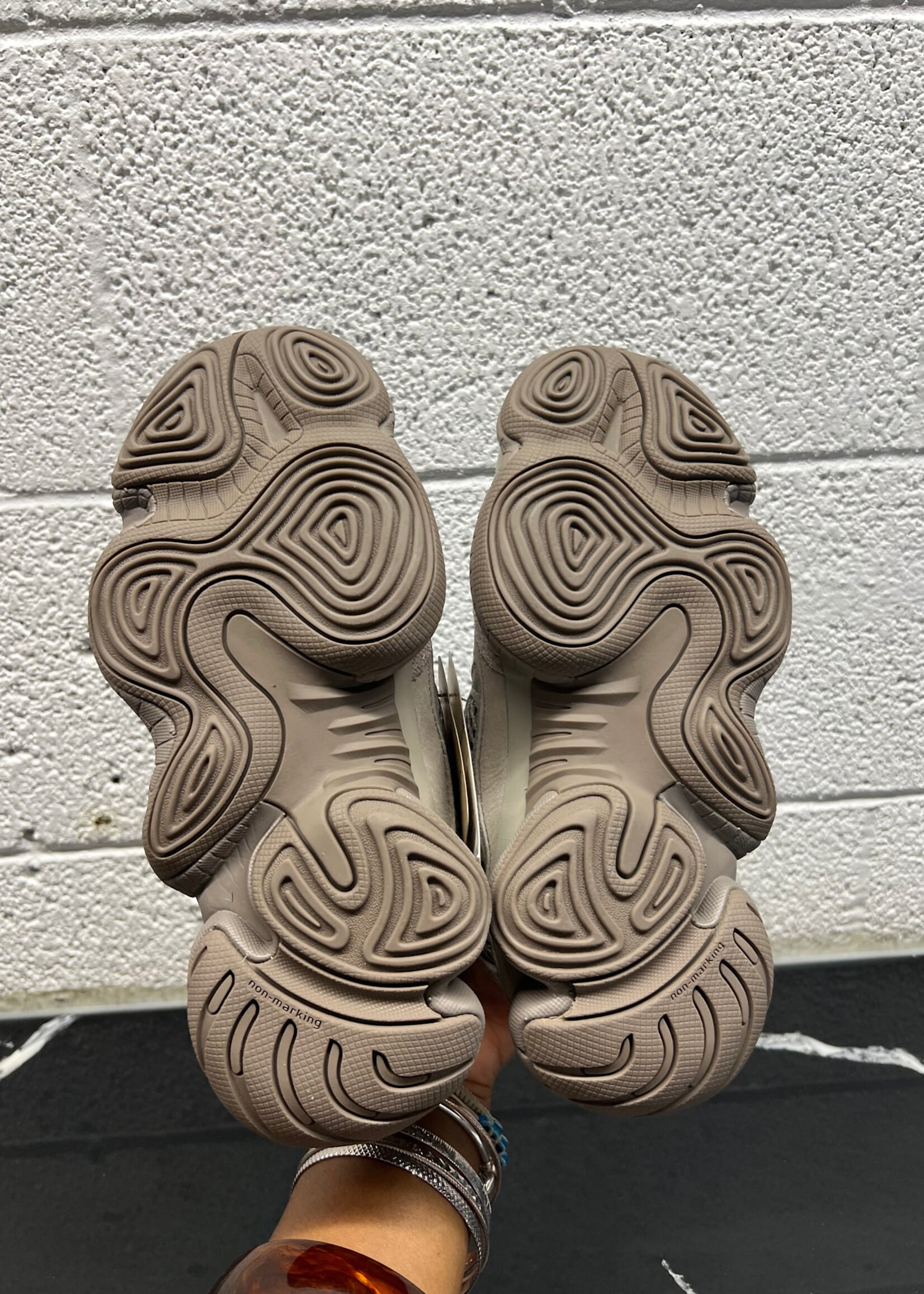 Yeezy 500 NWT Taupe Fem 6.5