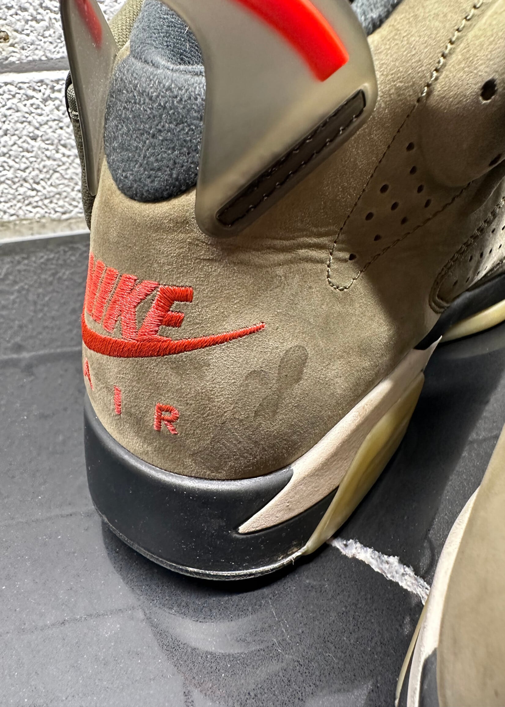 Travis Scott x Jordan 6 Military Green Masc 10  AS IS