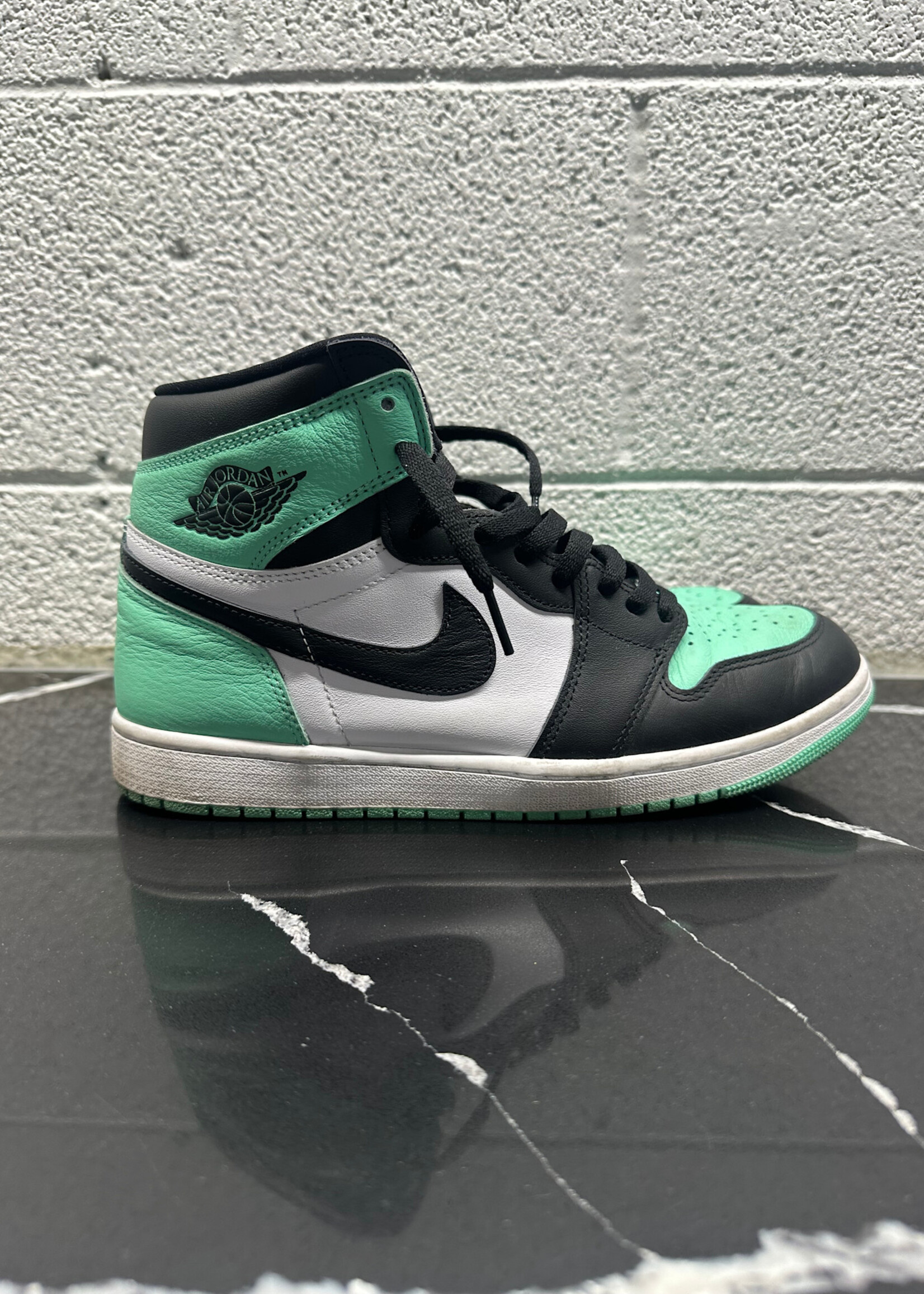 Nike Jordan 1 High "Green Glow" Masc 10.5