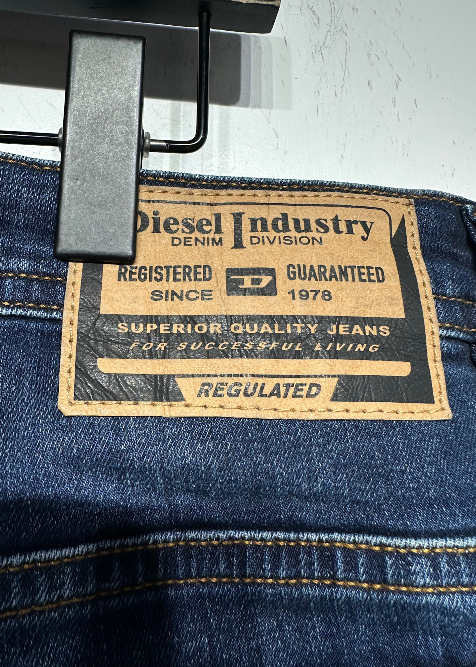 Diesel Dark Wash Slim Fit Jeans Masc 38