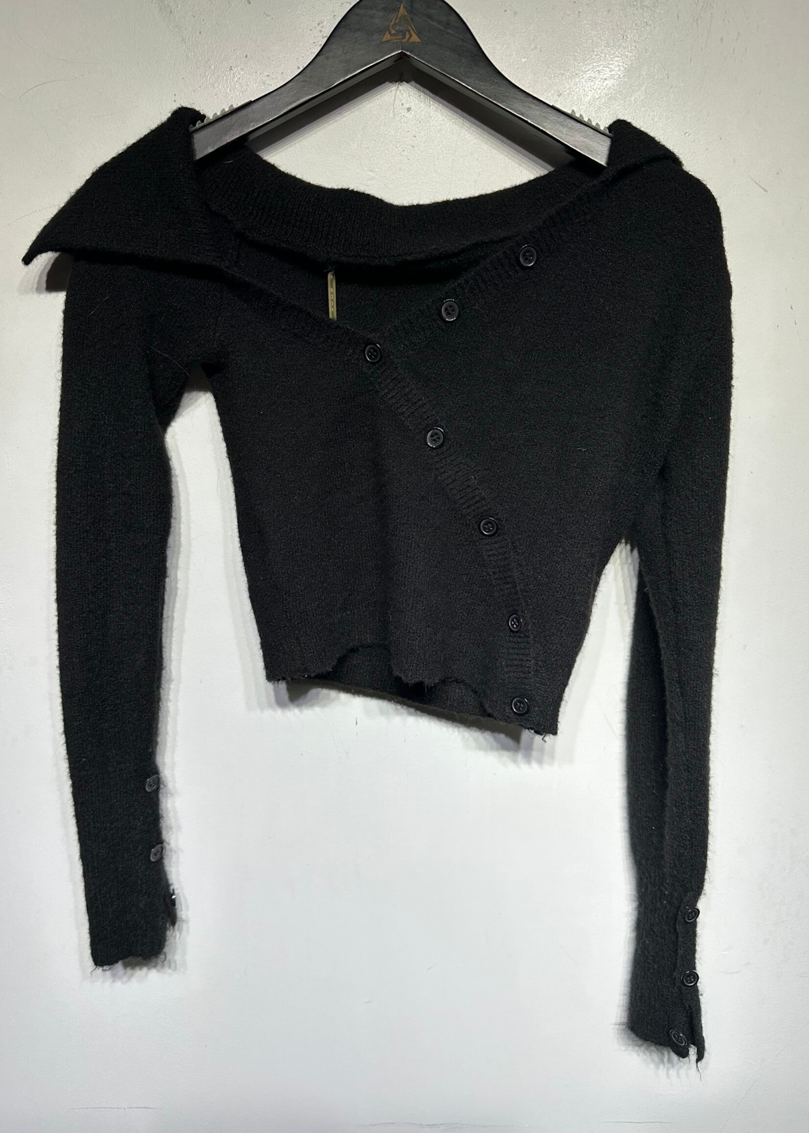 Ruve Black Asymmetrical Knit LS S