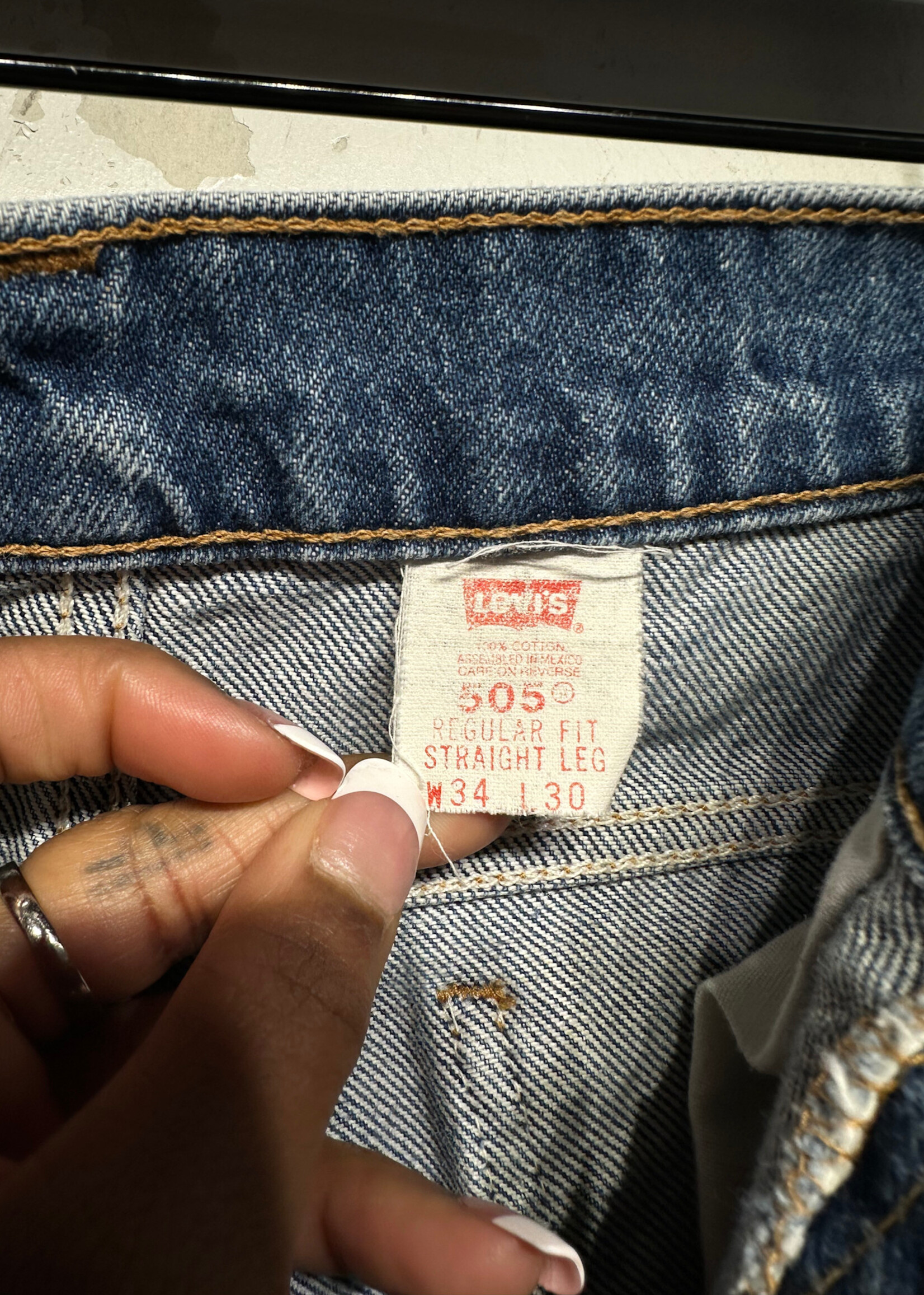 Levis 505 "Oraneg Tab" Mid Wash Faded Denim Masc 33"