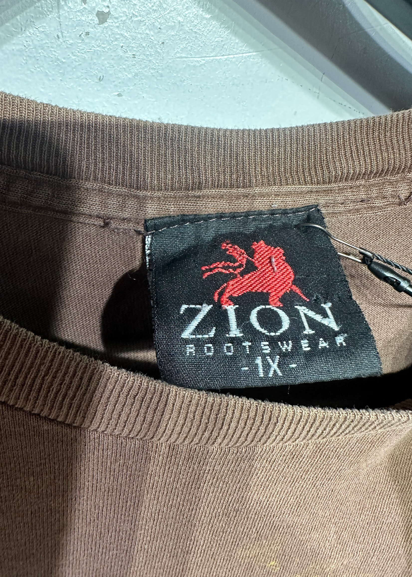 Zion 2004 Hendrix Brown Tee XL