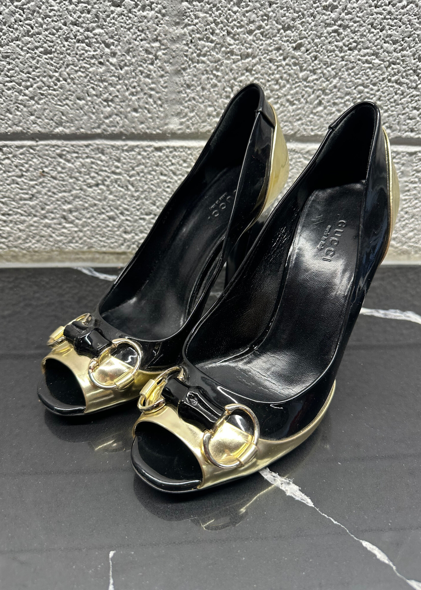 Gucci Black and Gold Patent Leather Heels Horsebit 6.5